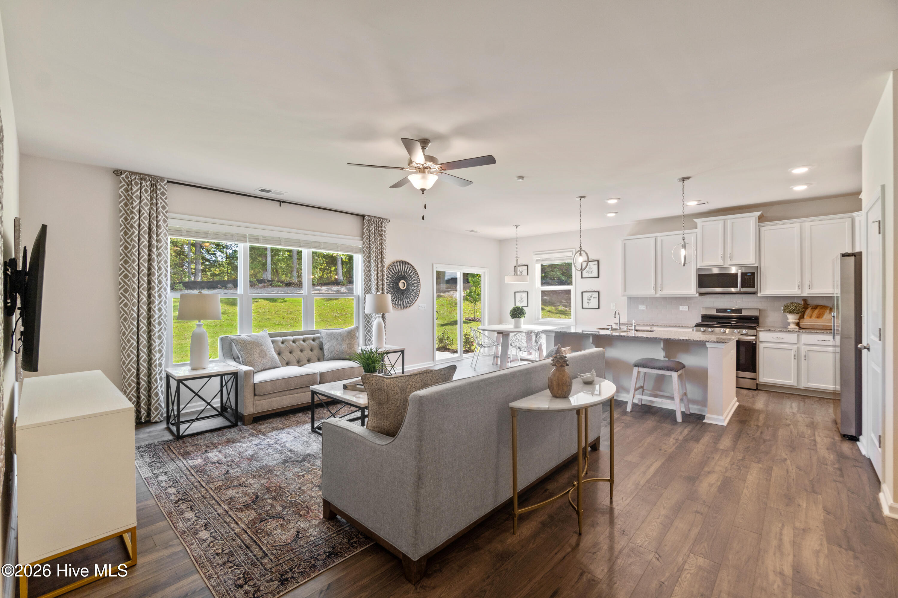 100564338 | Photo 11