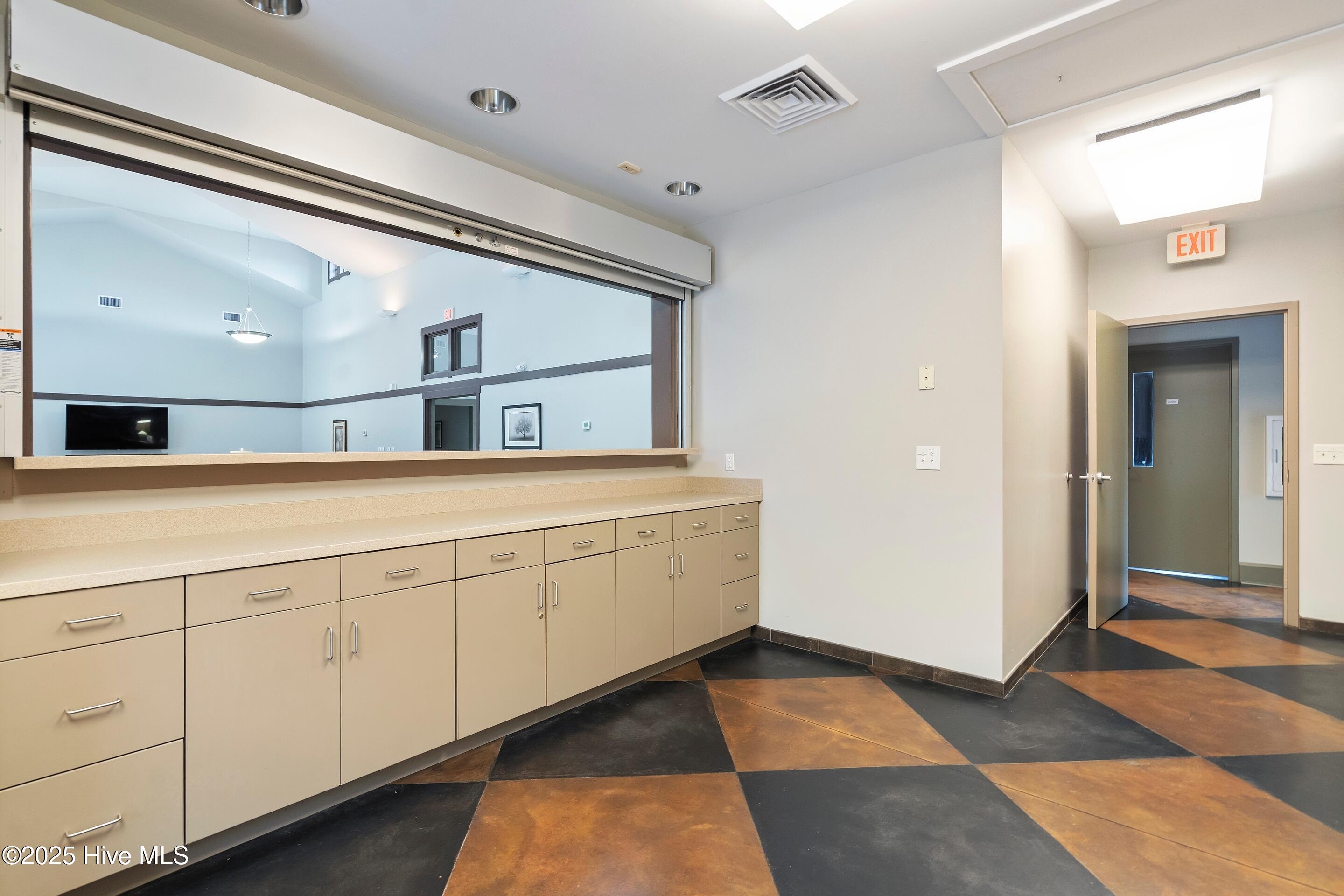 100522432 | Photo 79