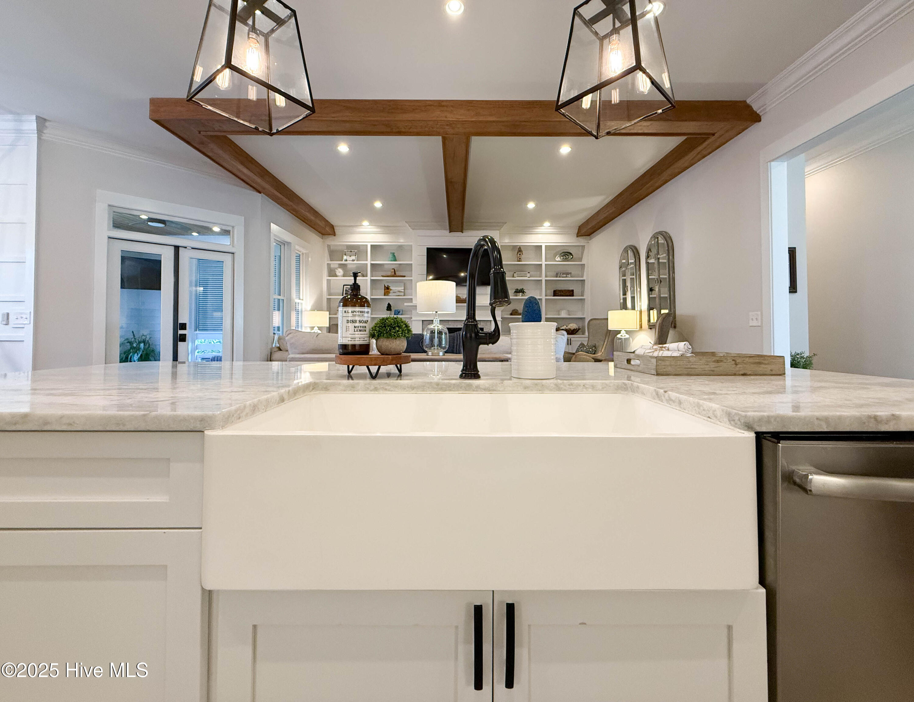 100556308 | Photo 20