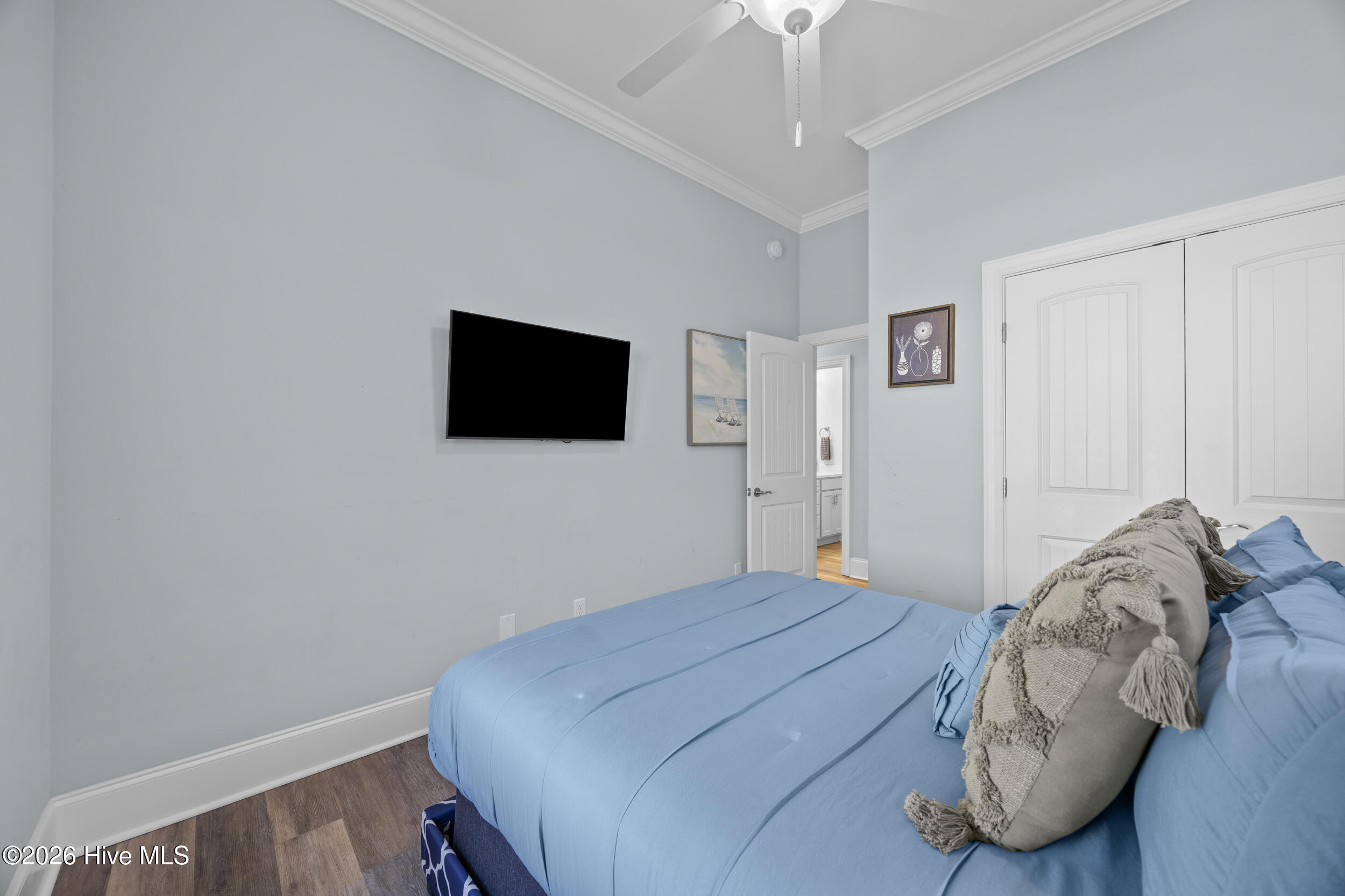 100562655 | Photo 40