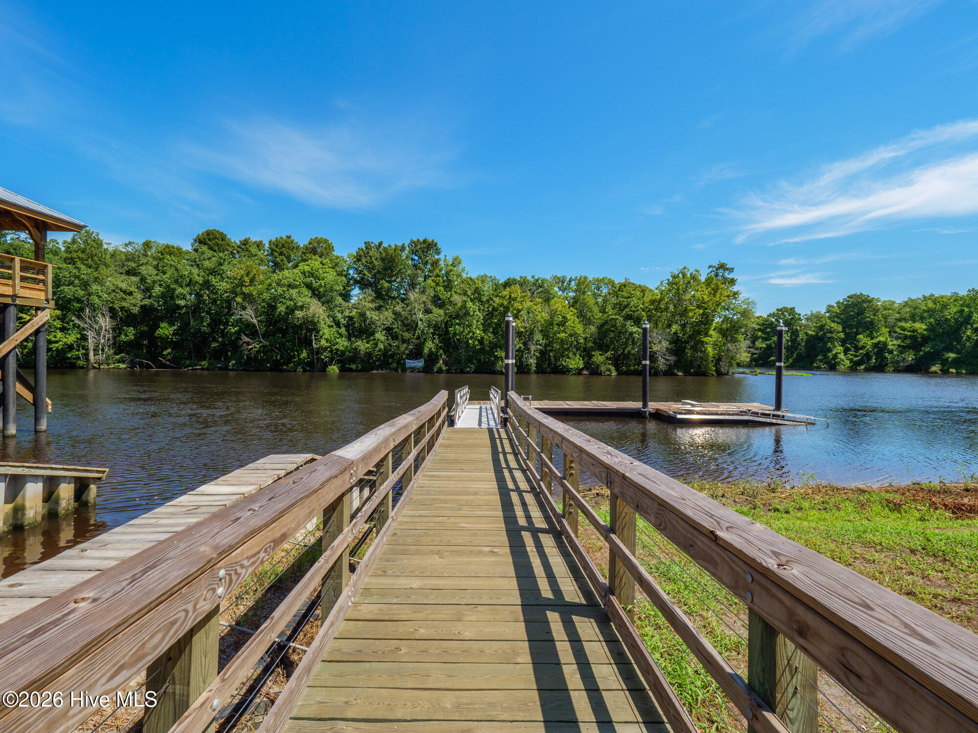 100567855 | Photo 84