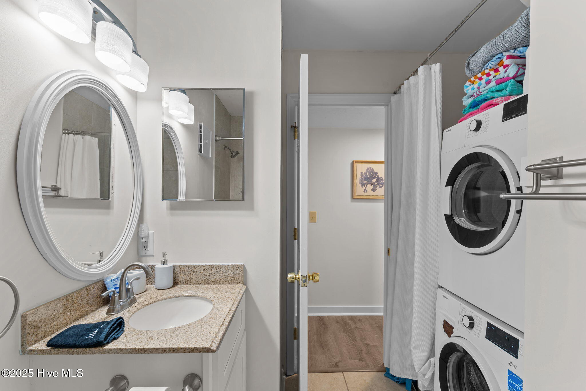 100534887 | Photo 27