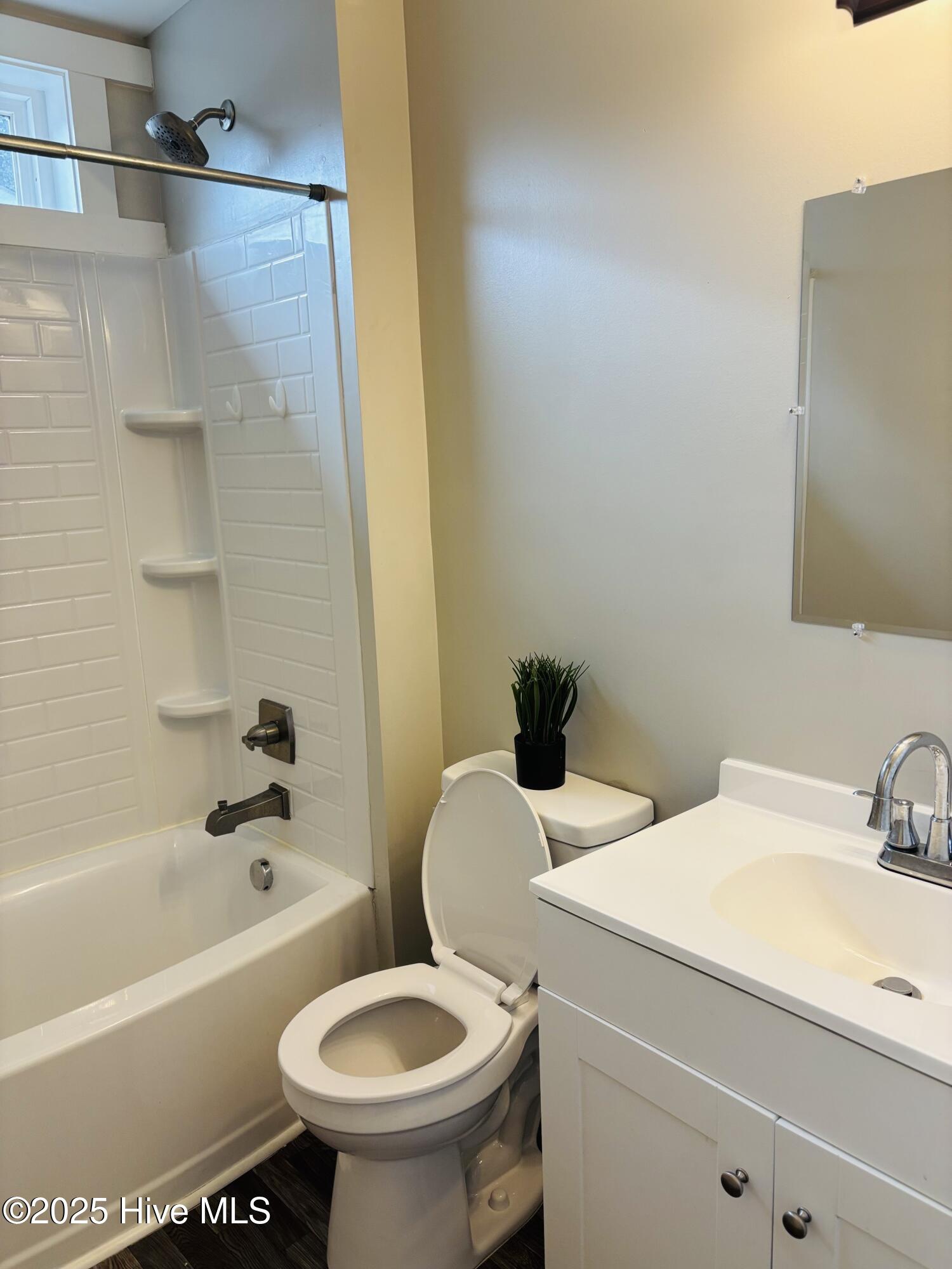 100534399 | Photo 16