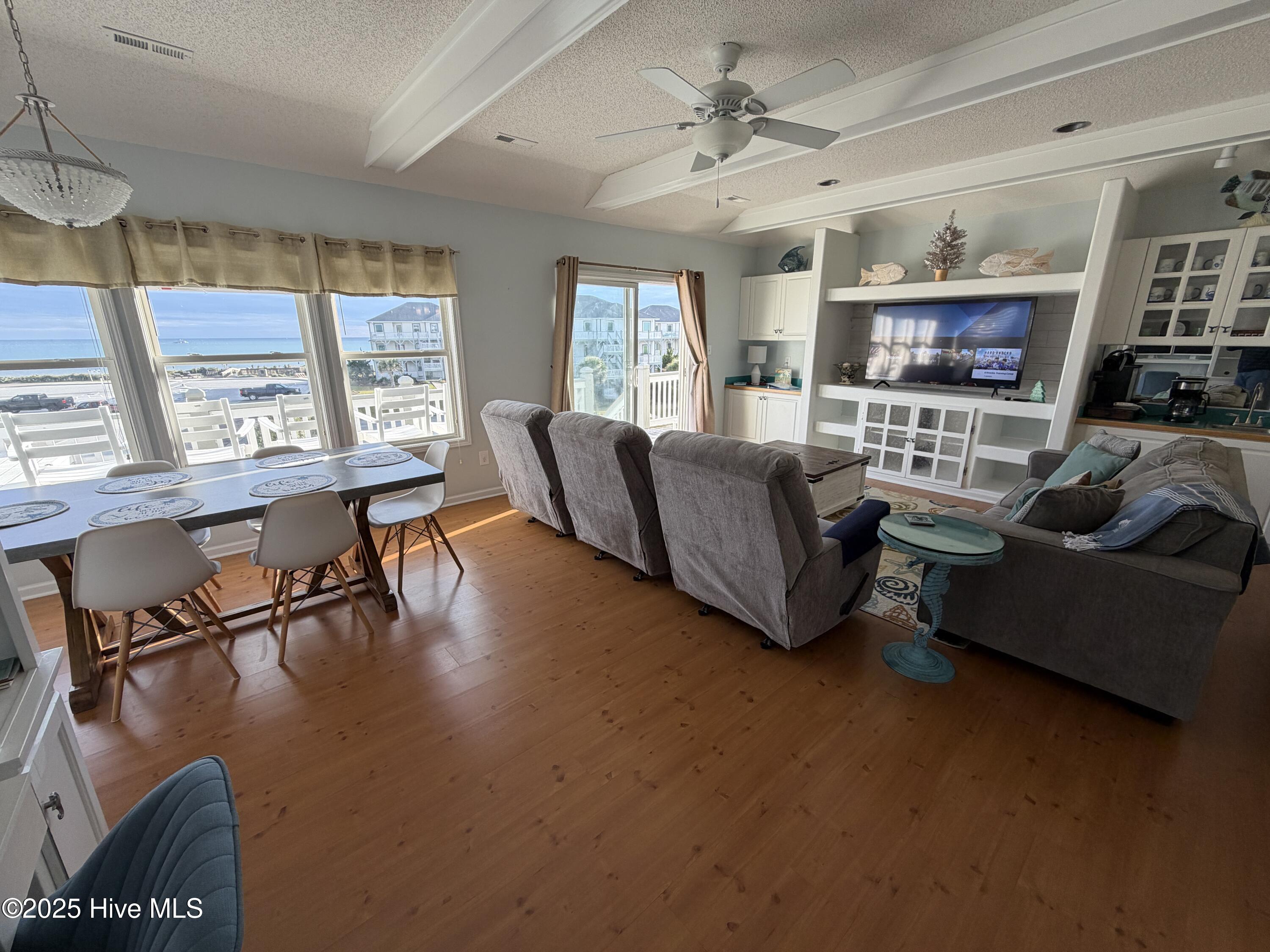 100544242 | Photo 17