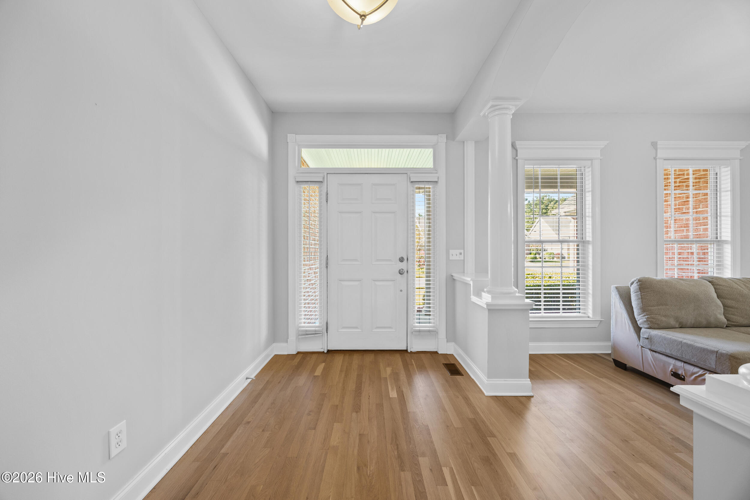 1124 Willow Pond Lane — listing photograph 2