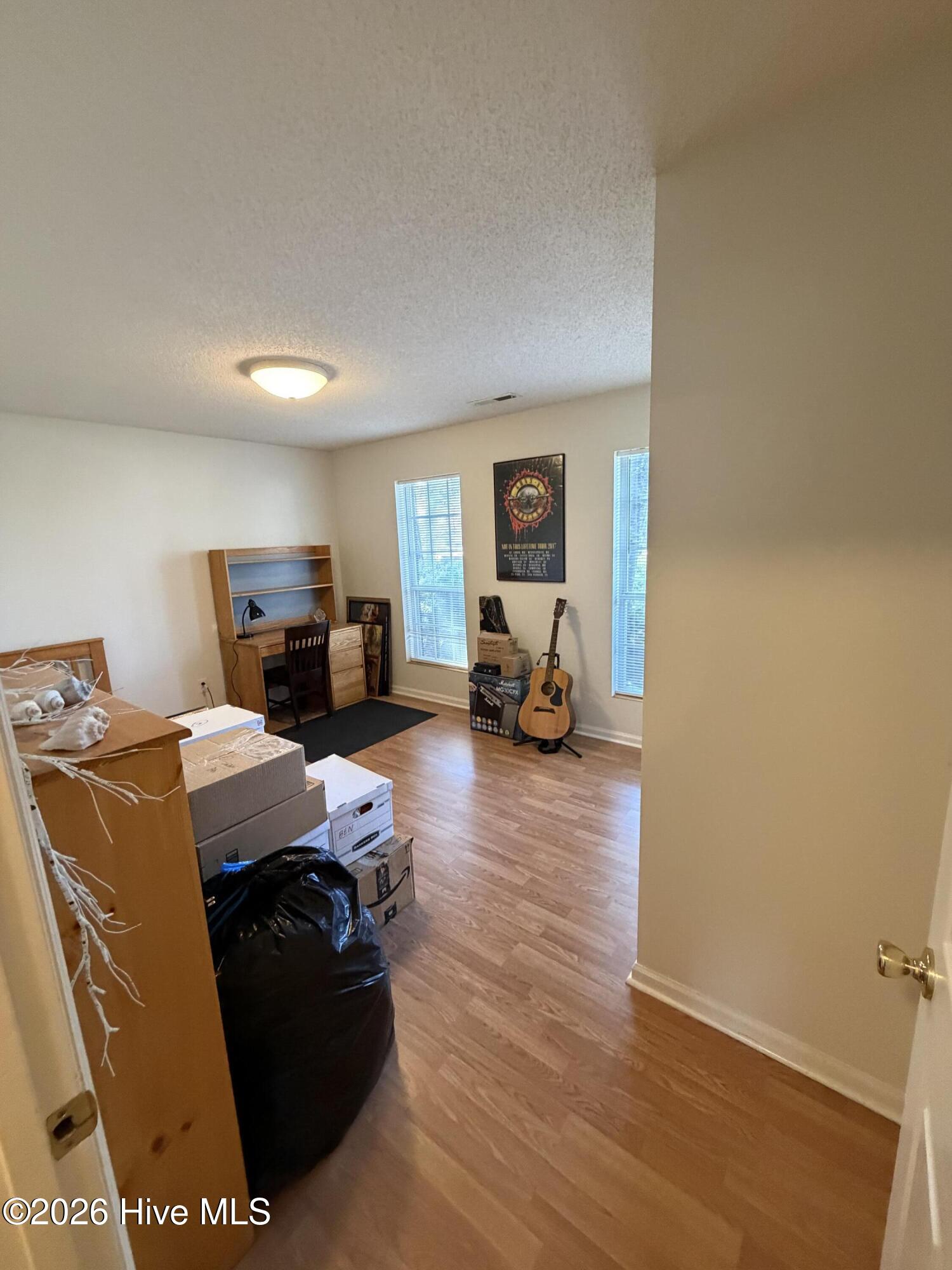 100561794 | Photo 13