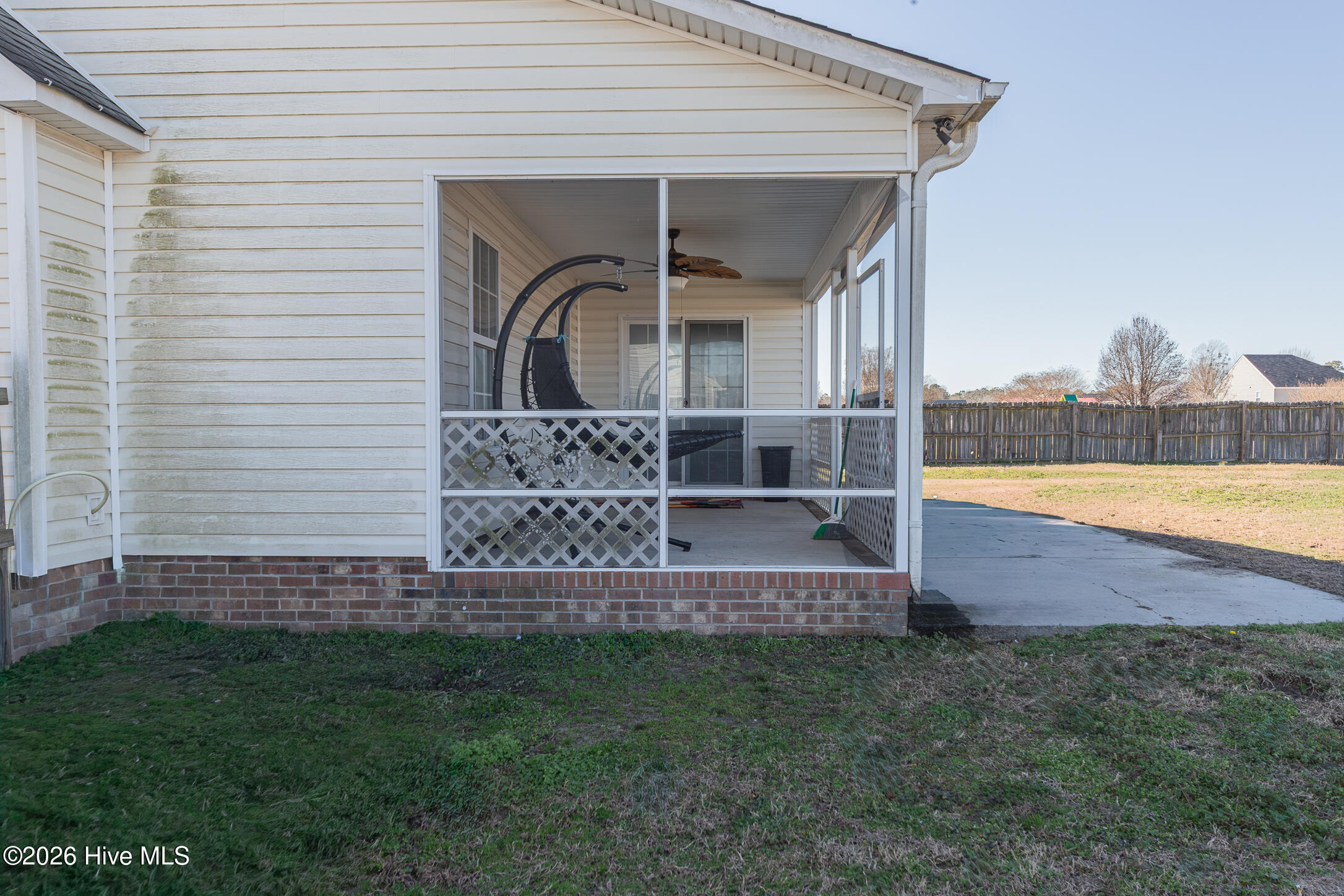 100550333 | Photo 51