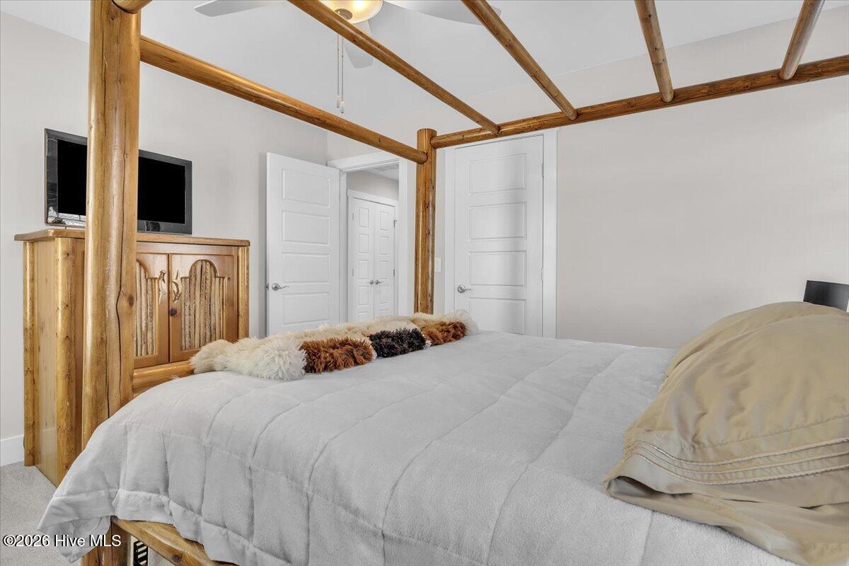 305 Ivy Lane, Carolina Beach, NC, 28428