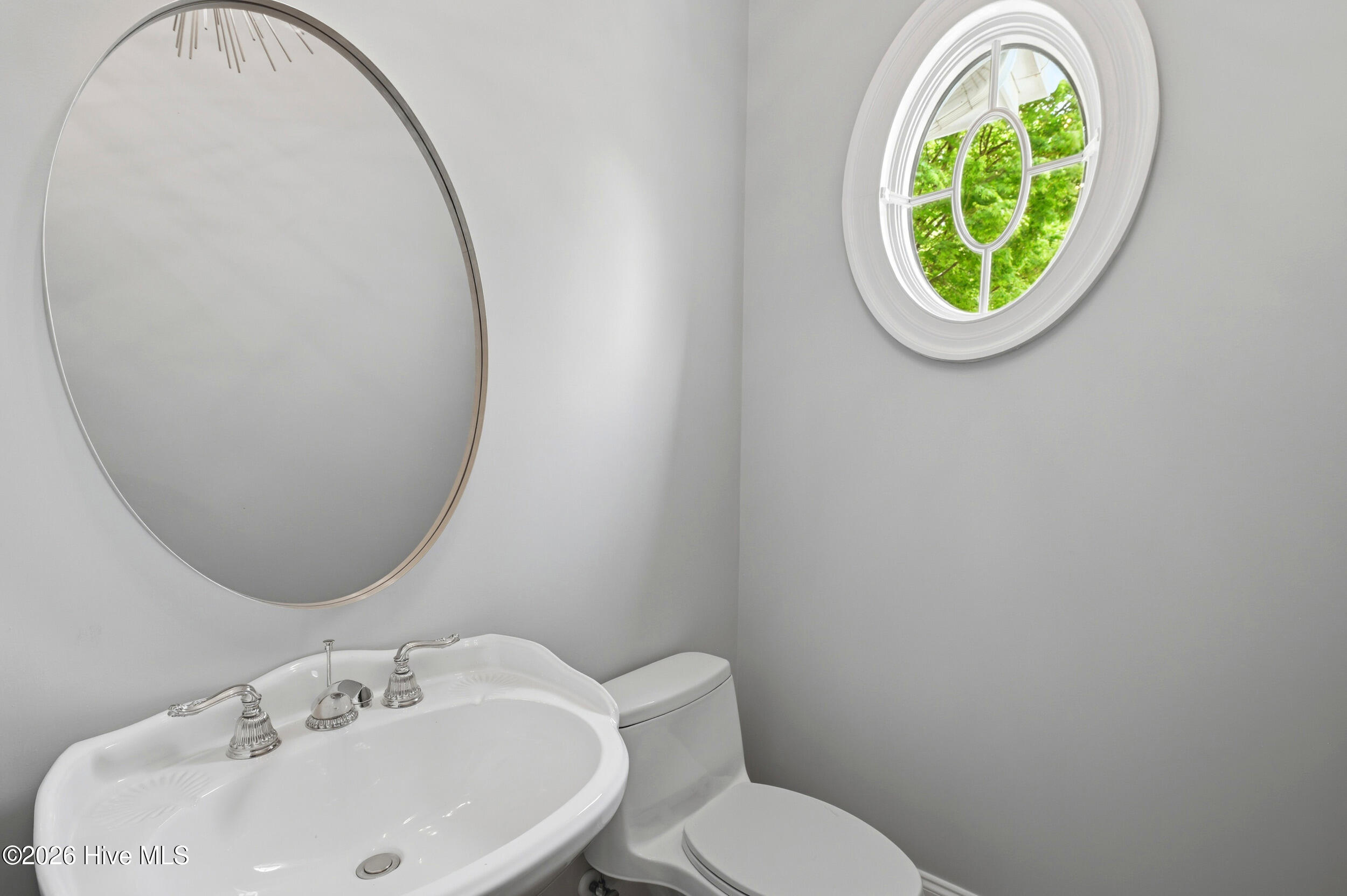 100566149 | Photo 32