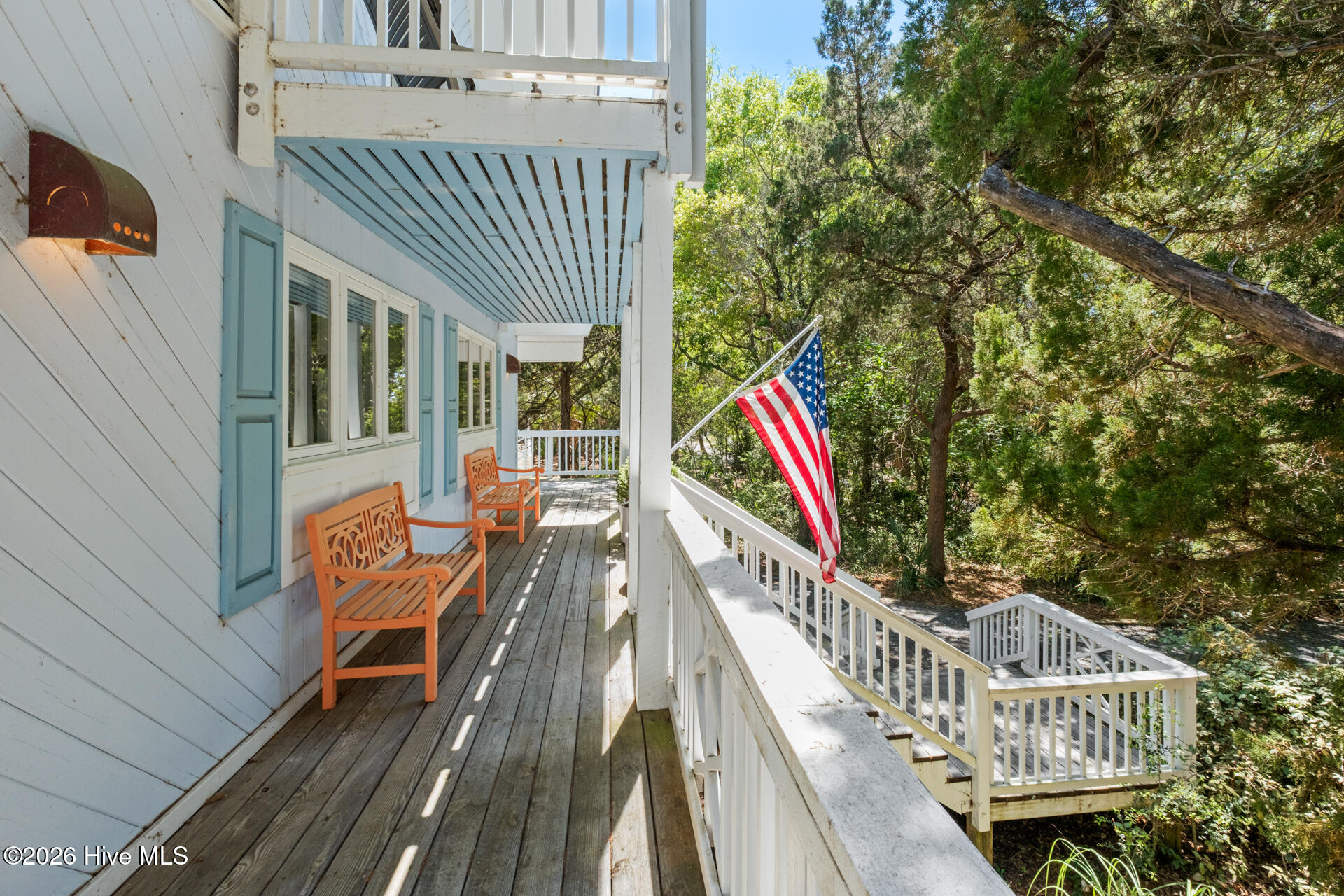 100569244 | Photo 42