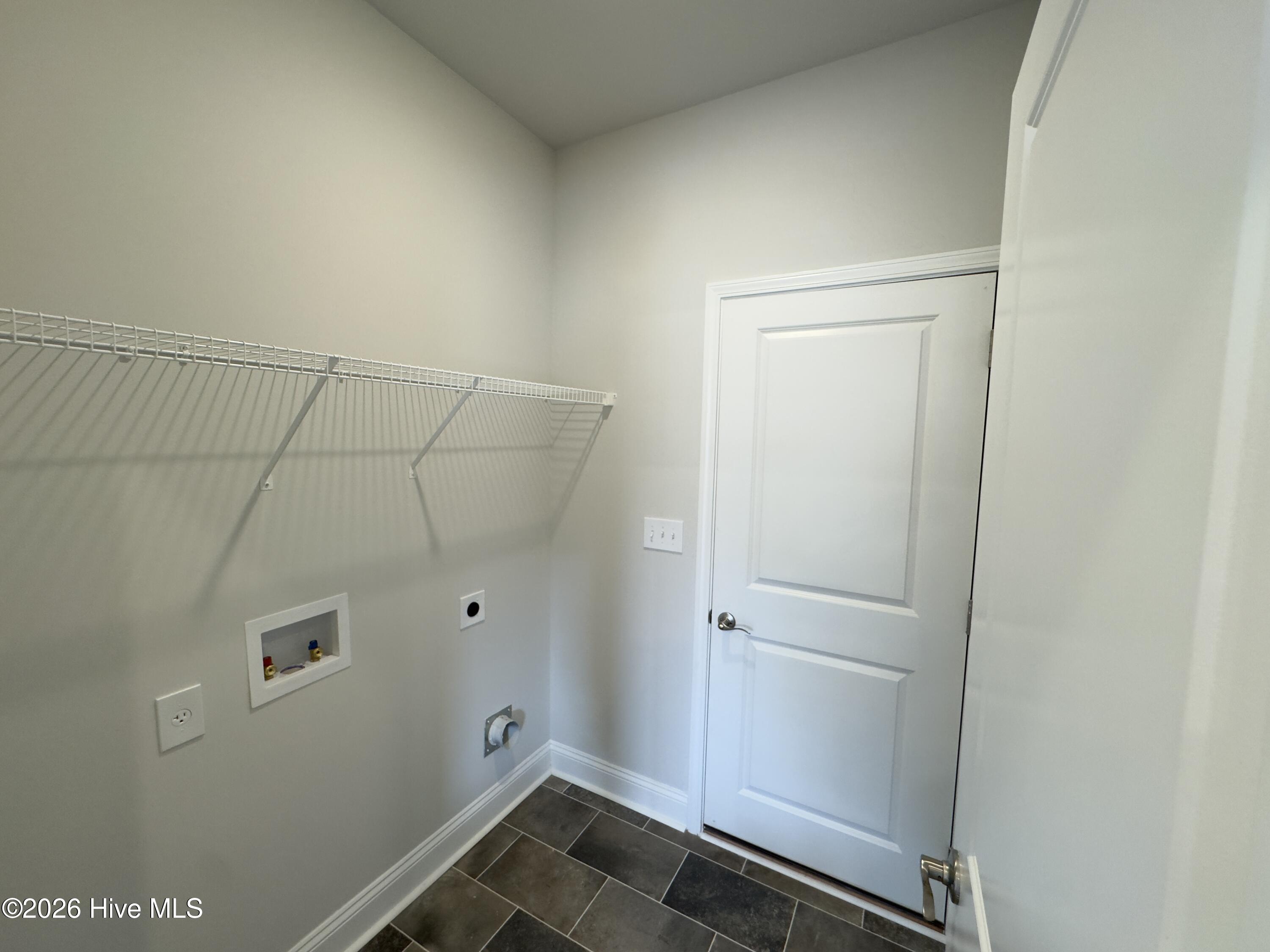 100563267 | Photo 13