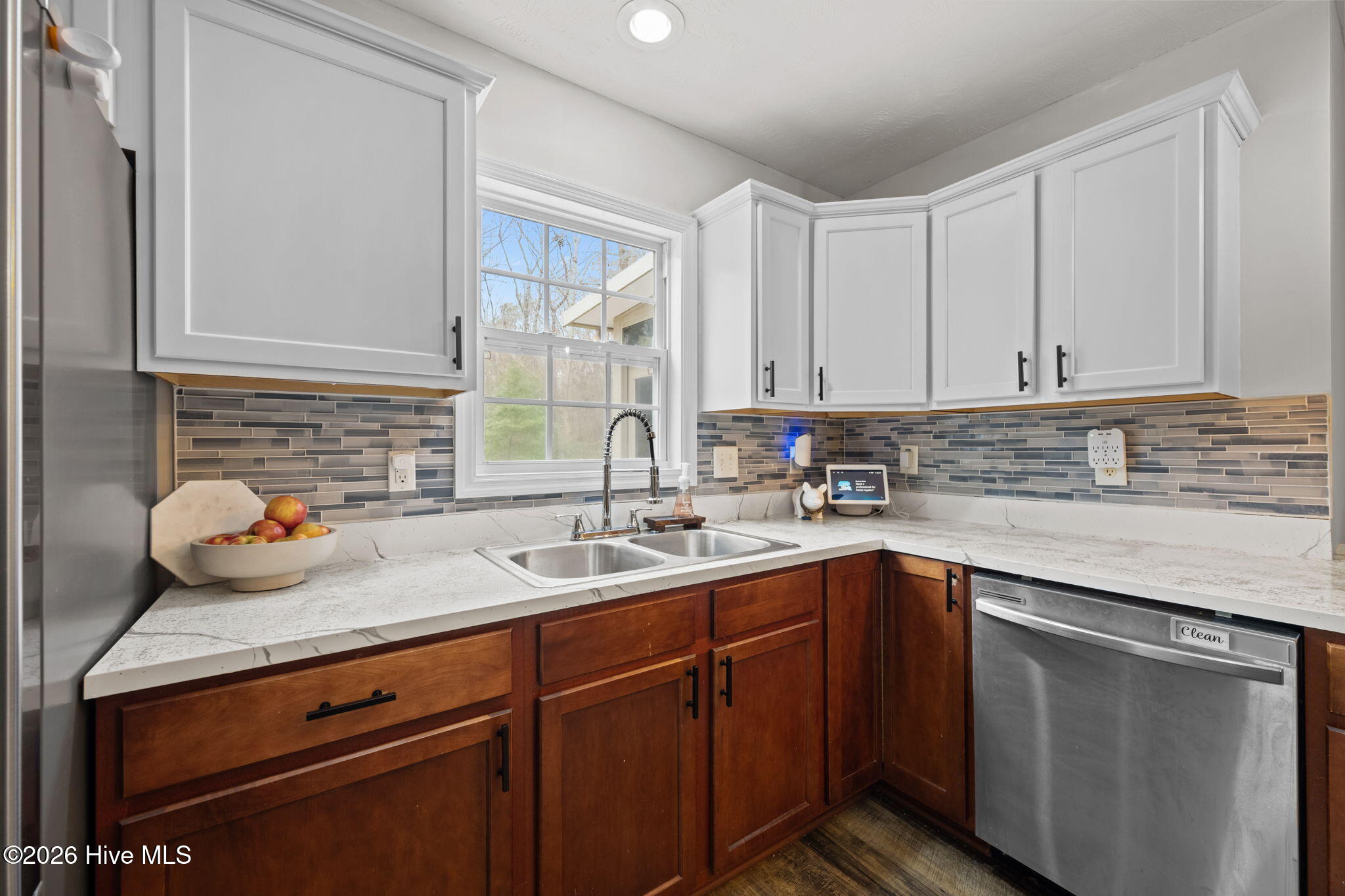 100557121 | Photo 11