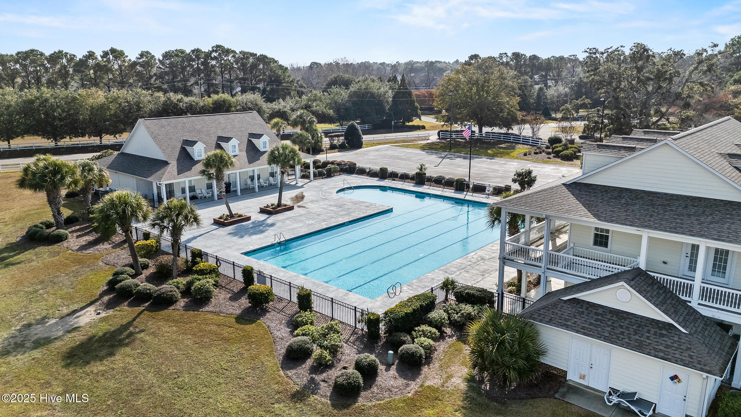 100543217 | Photo 94