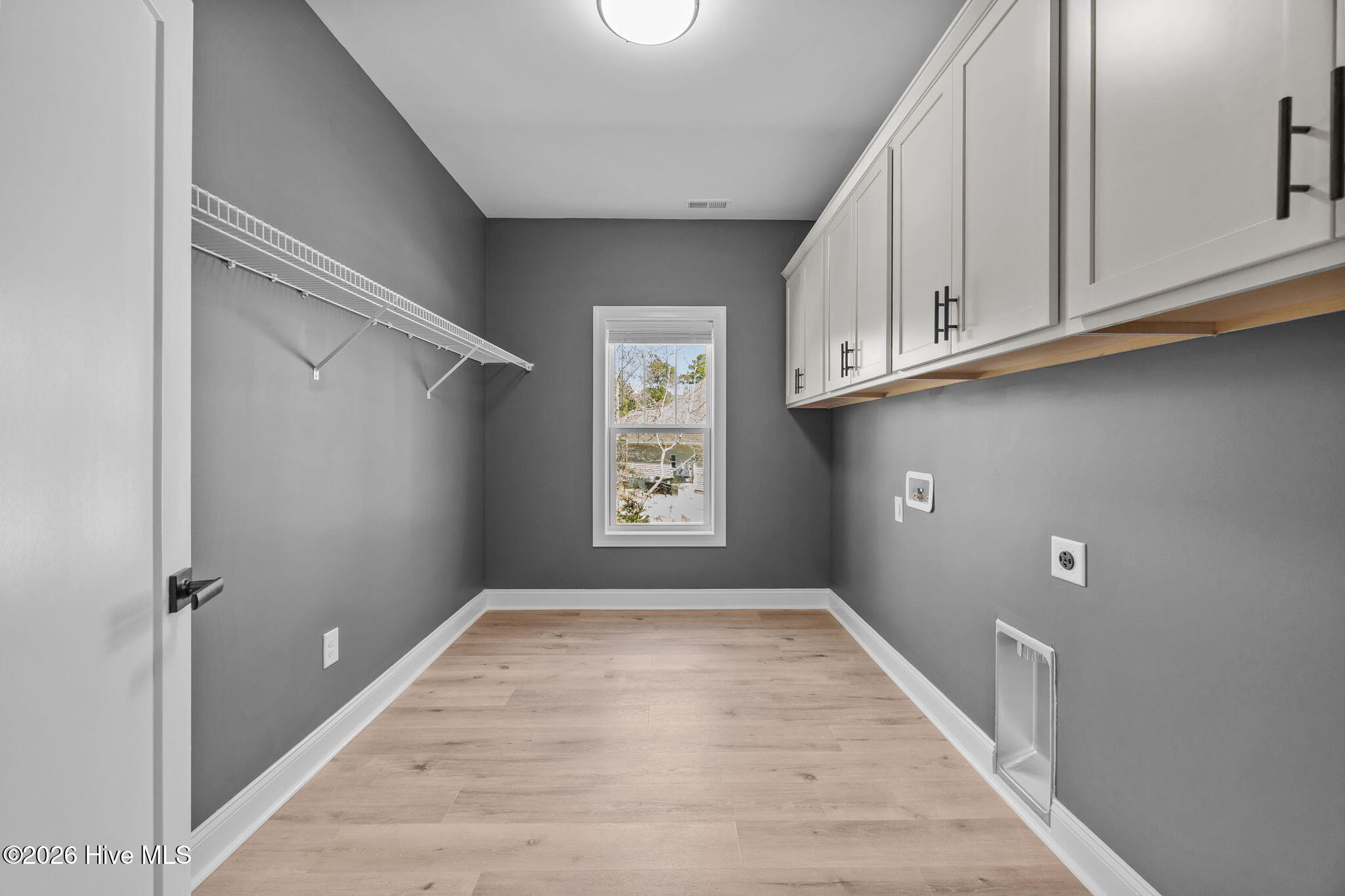 100569181 | Photo 23