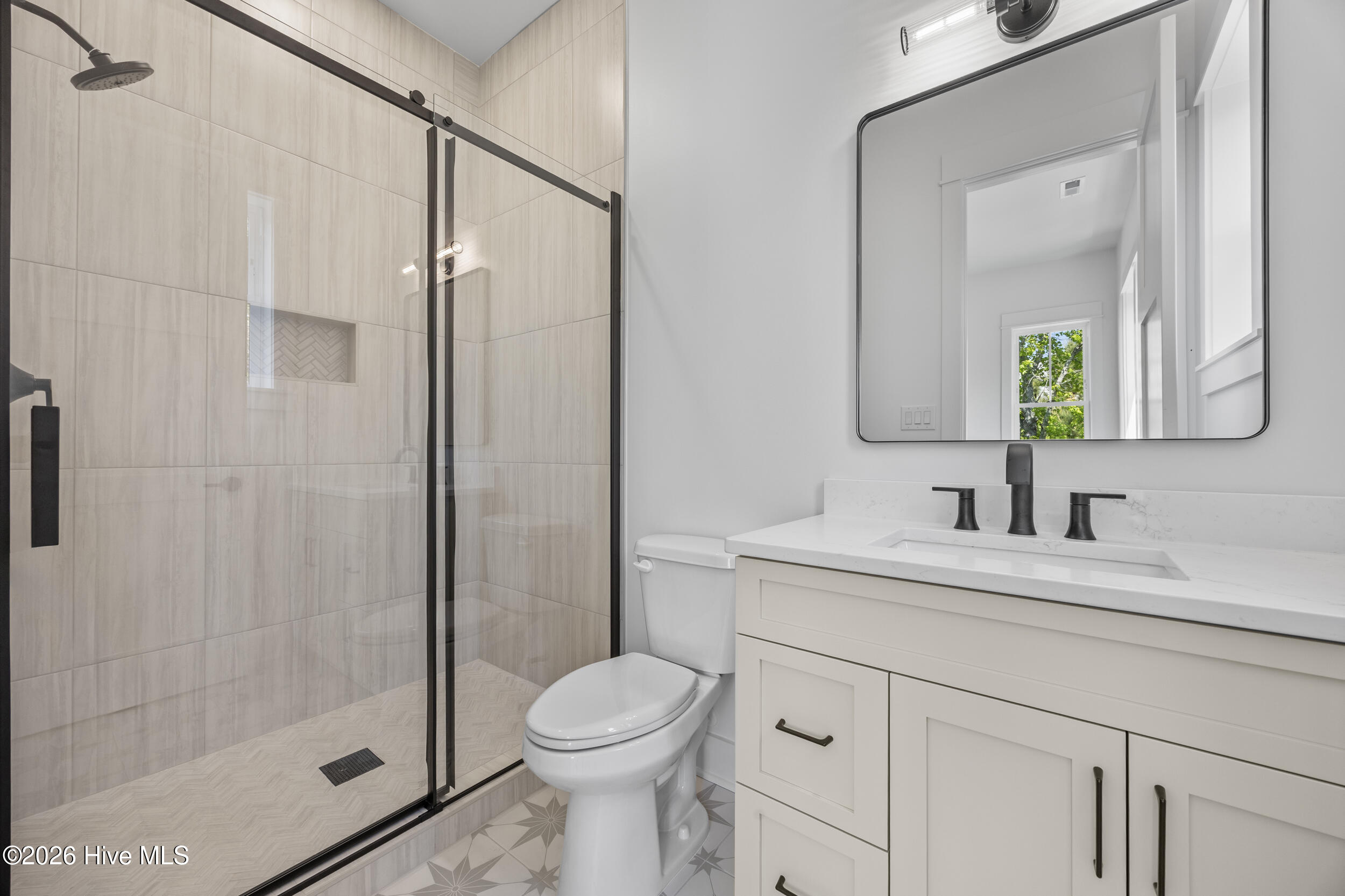 100567625 | Photo 45