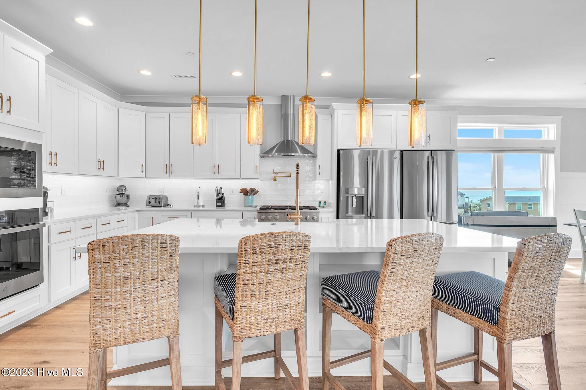 100558345 | Photo 104