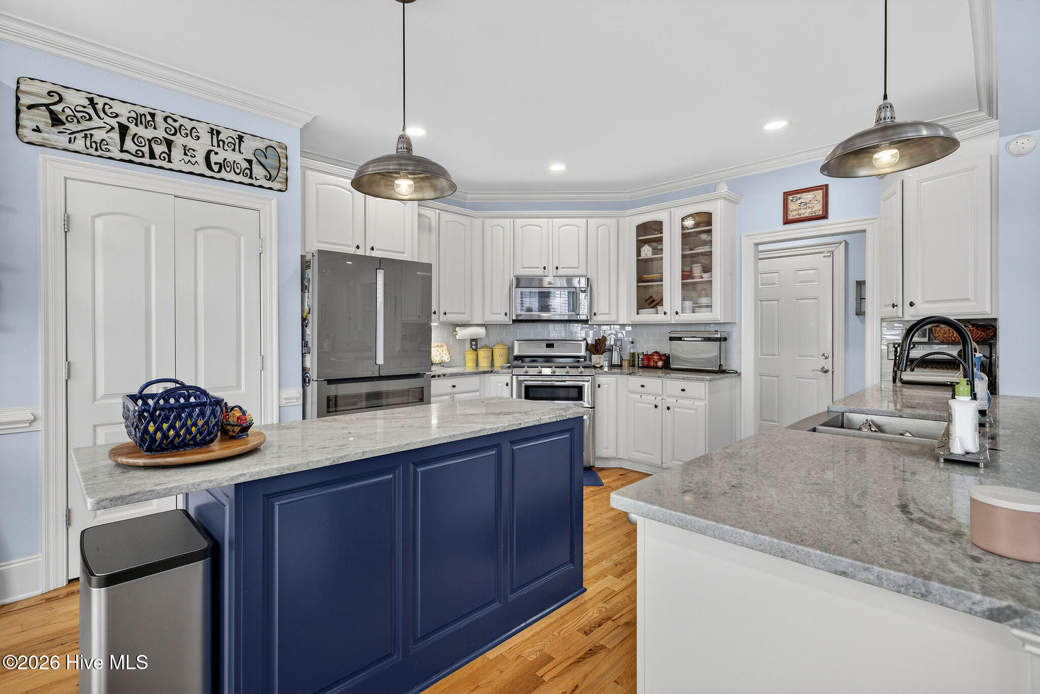 100547469 | Photo 18