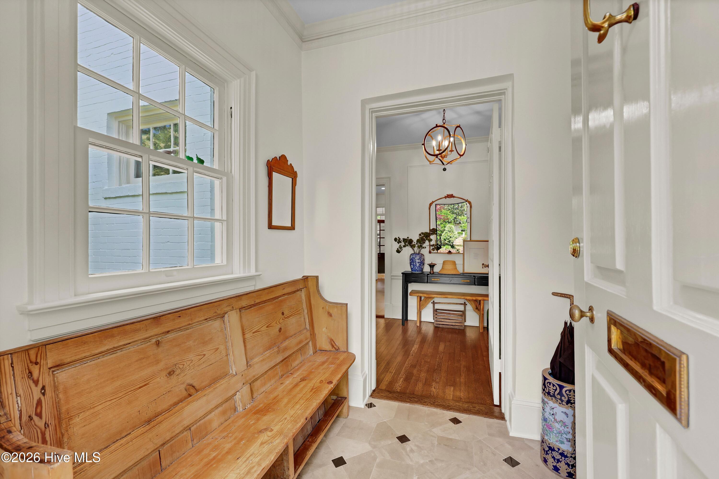 100570649 | Photo 12