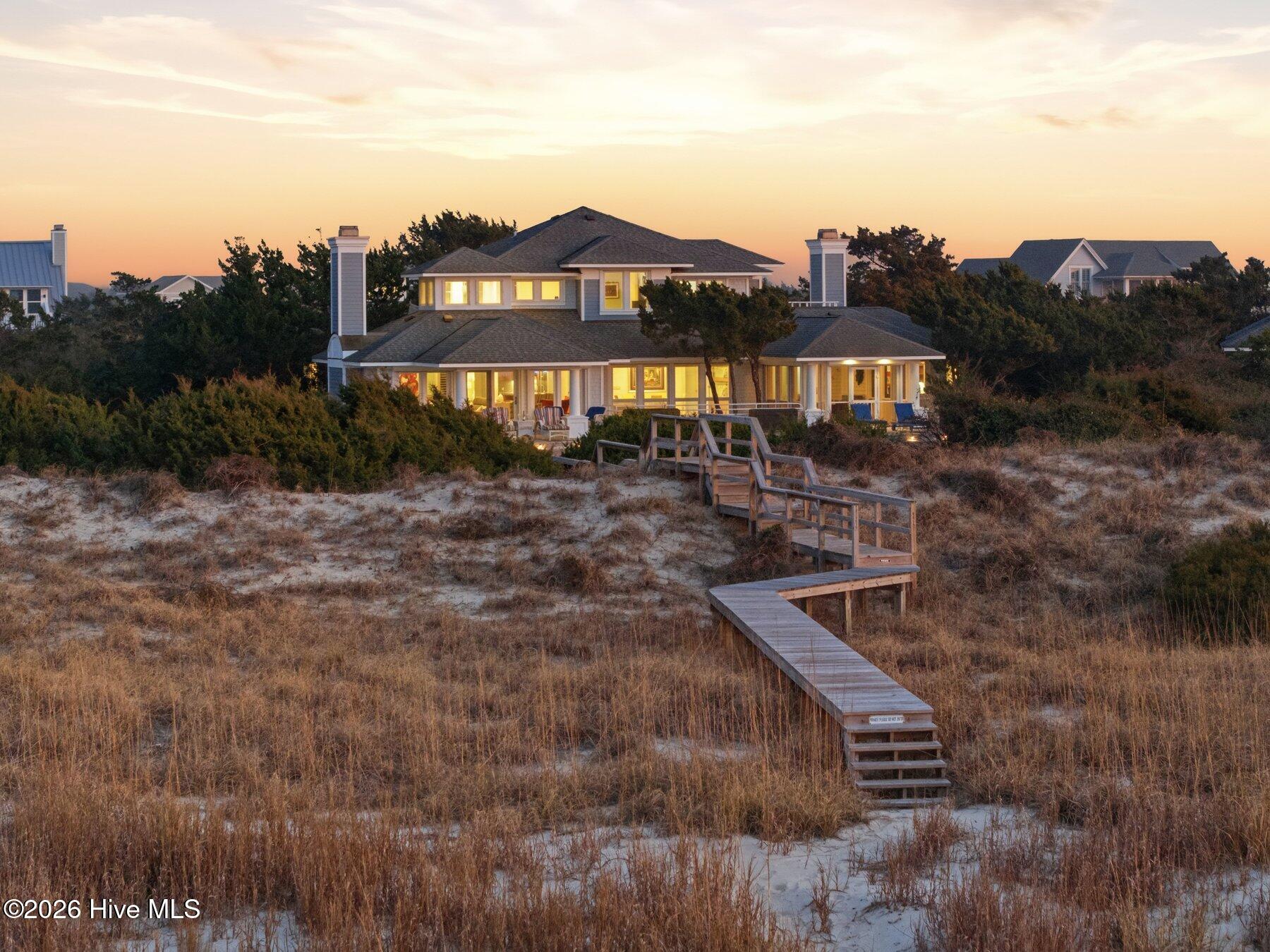 100558974 | Photo 70