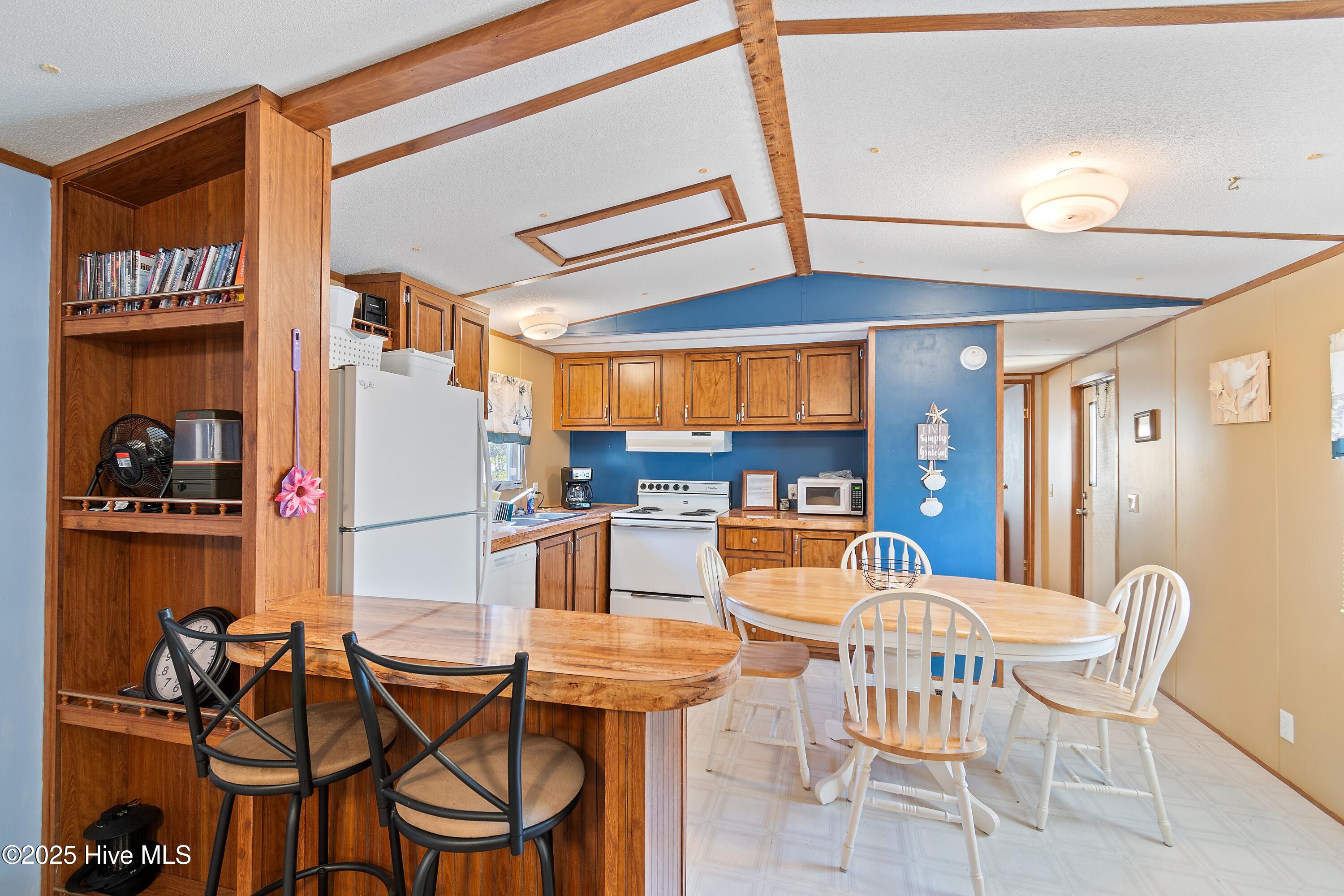 100543212 | Photo 16