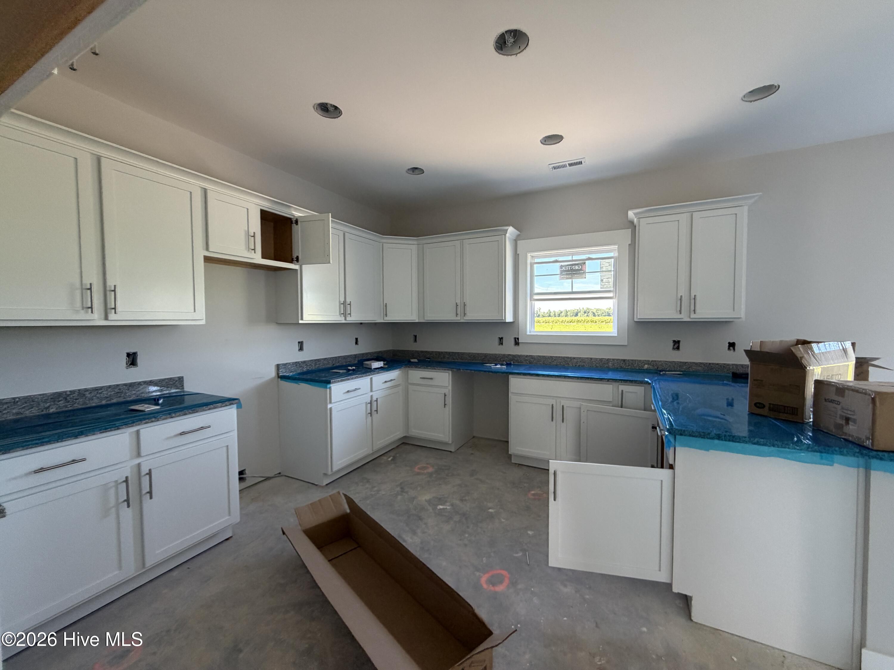 510 E Black Water Lane,Maysville