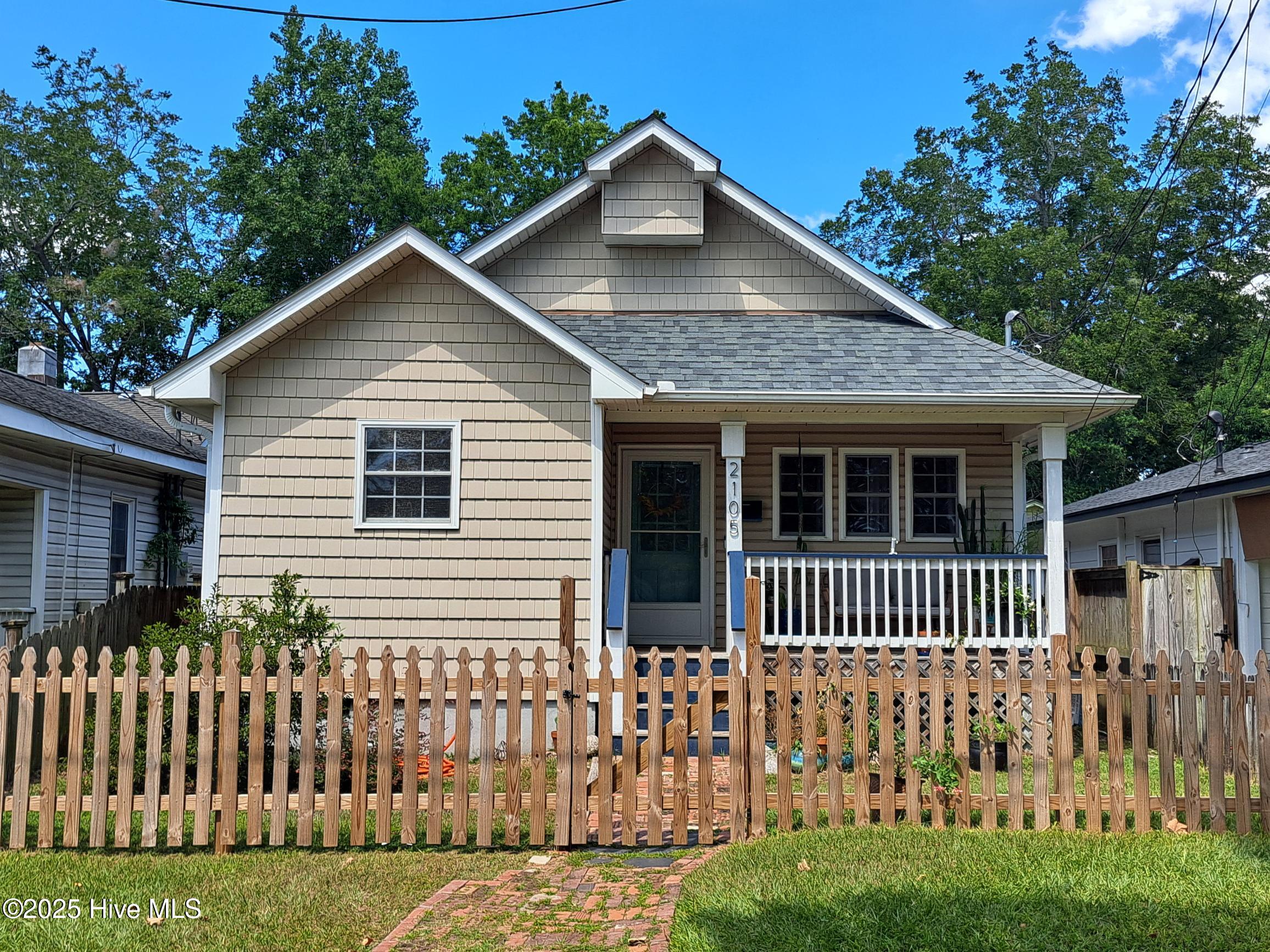 100528980 | Photo 25