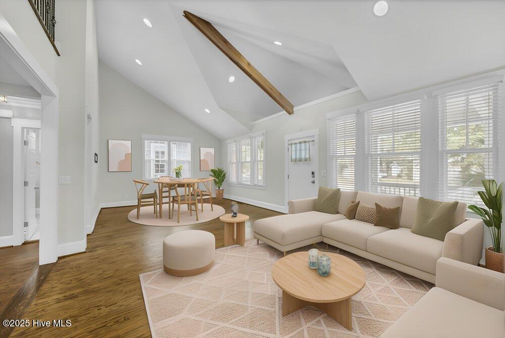 100543572 | Photo 16