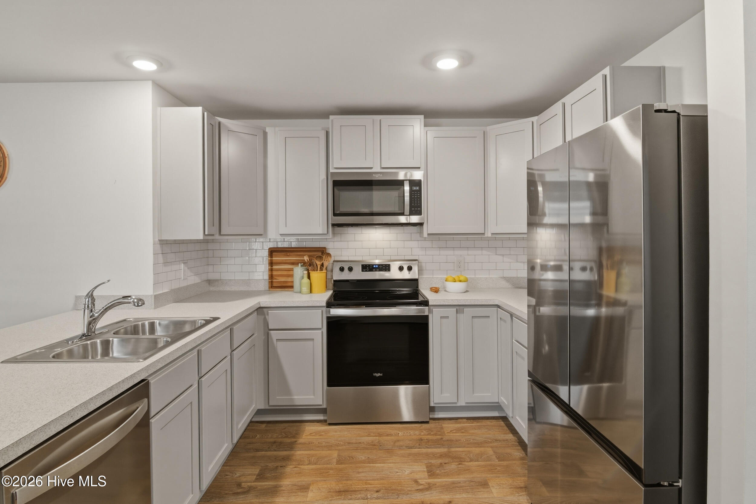 100555979 | Photo 18