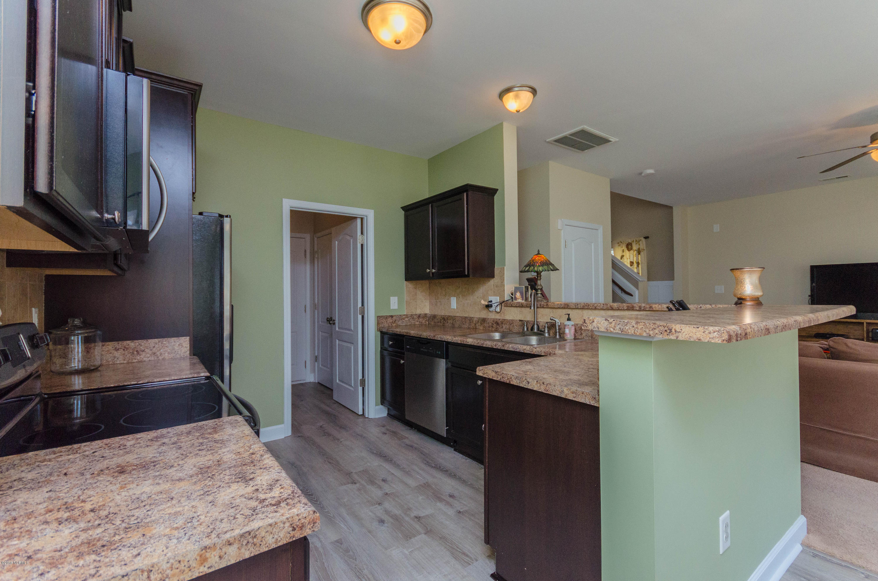 100553700 | Photo 12