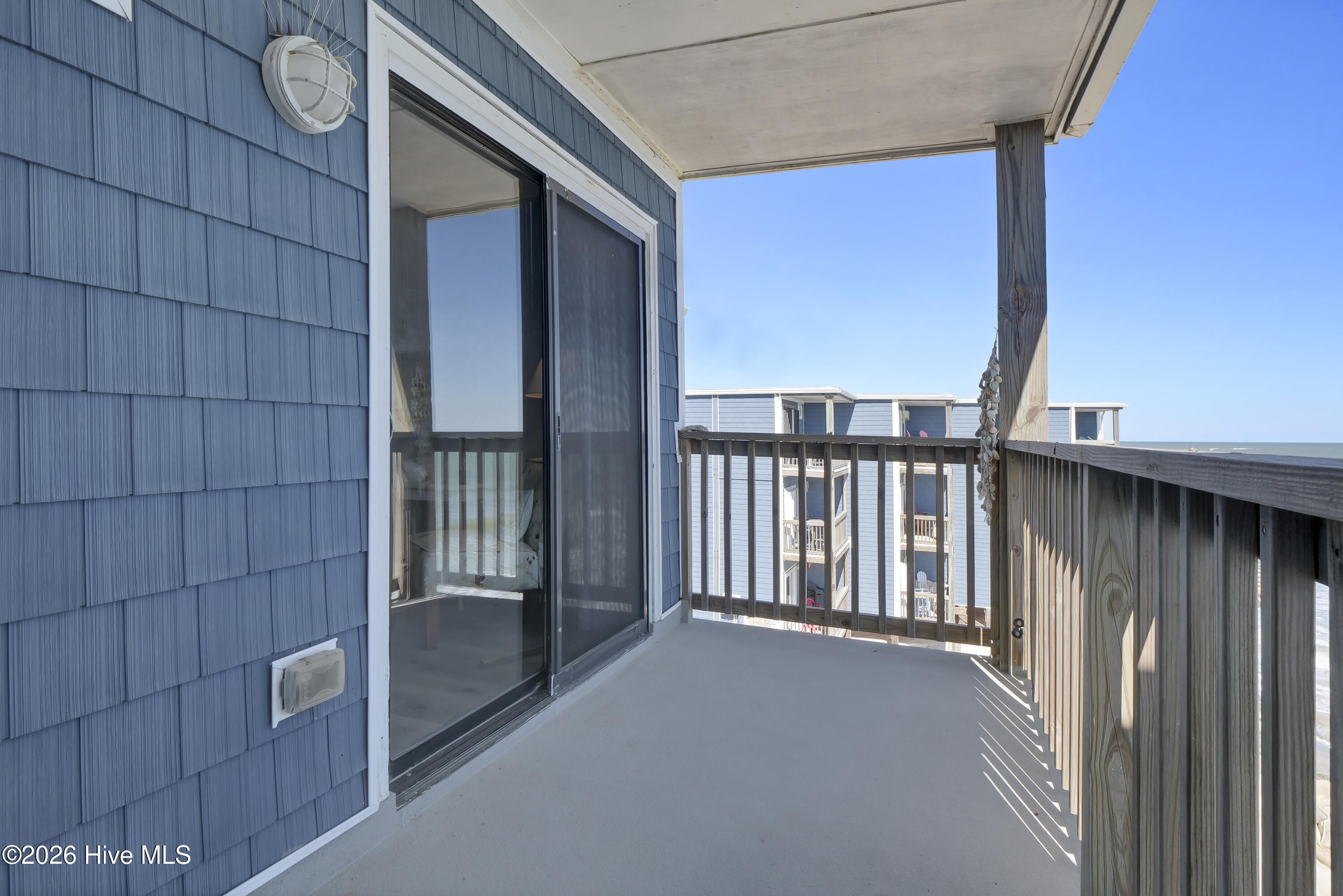 100563794 | Photo 20