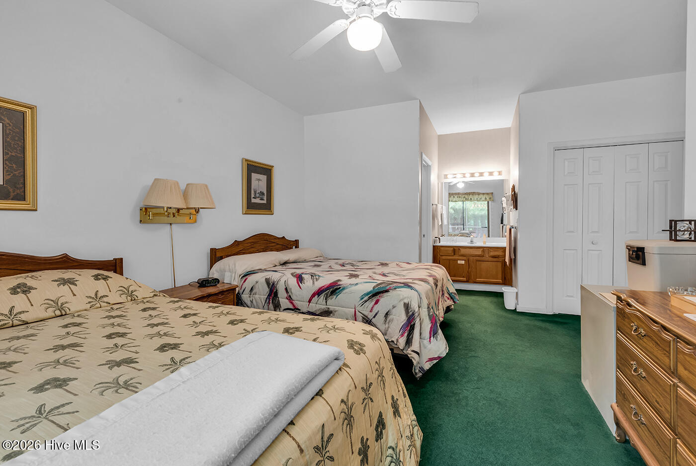 100569884 | Photo 24