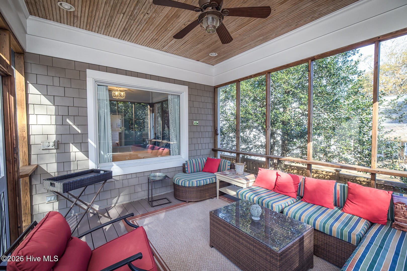 100550296 | Photo 20