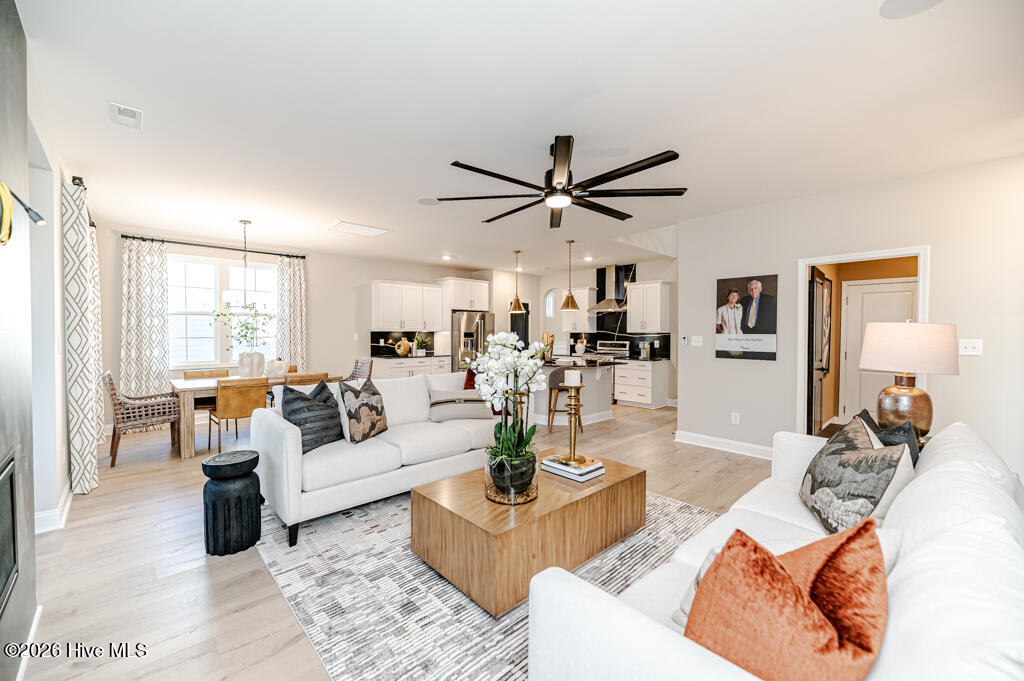 100538583 | Photo 15