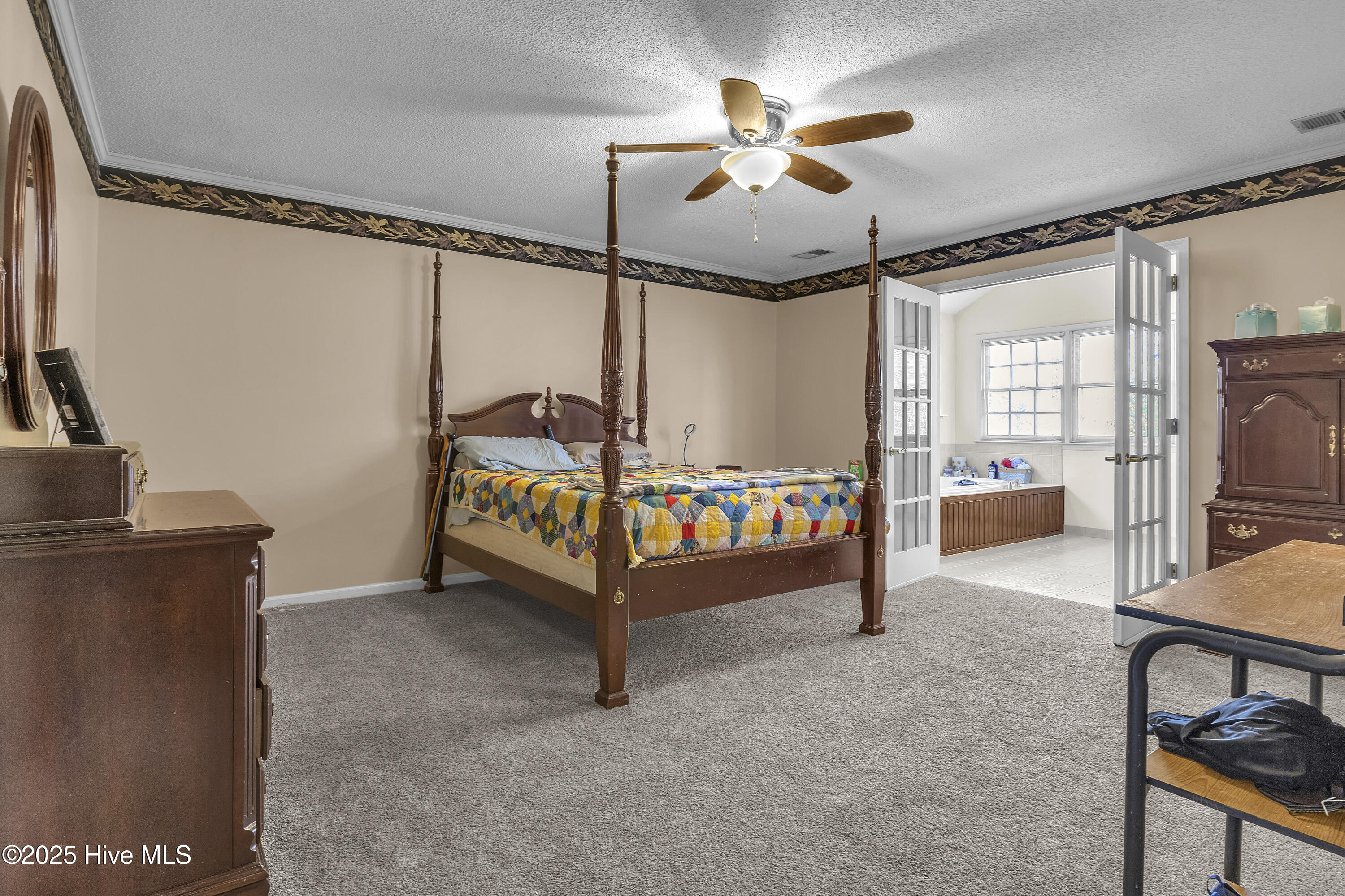 100480579 | Photo 21