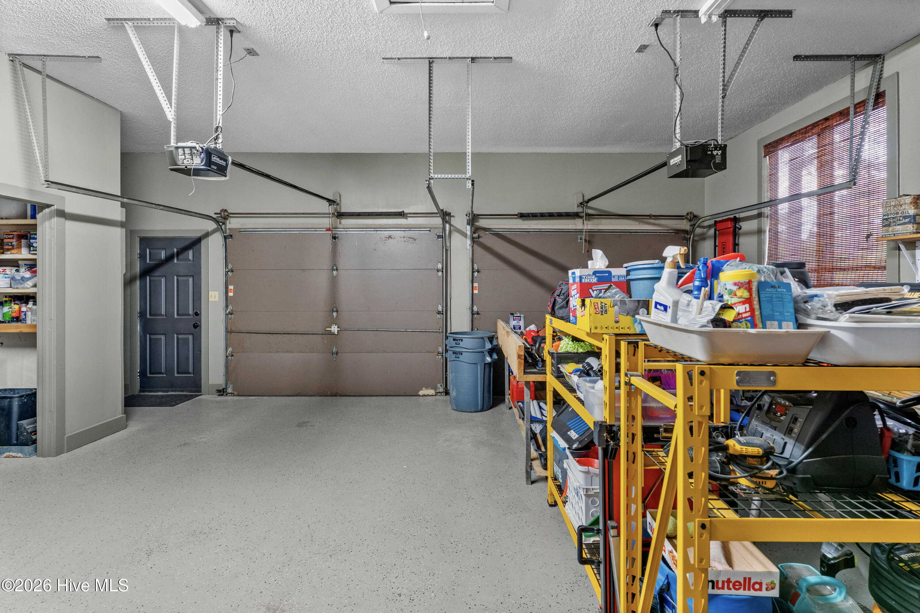 100569922 | Photo 64