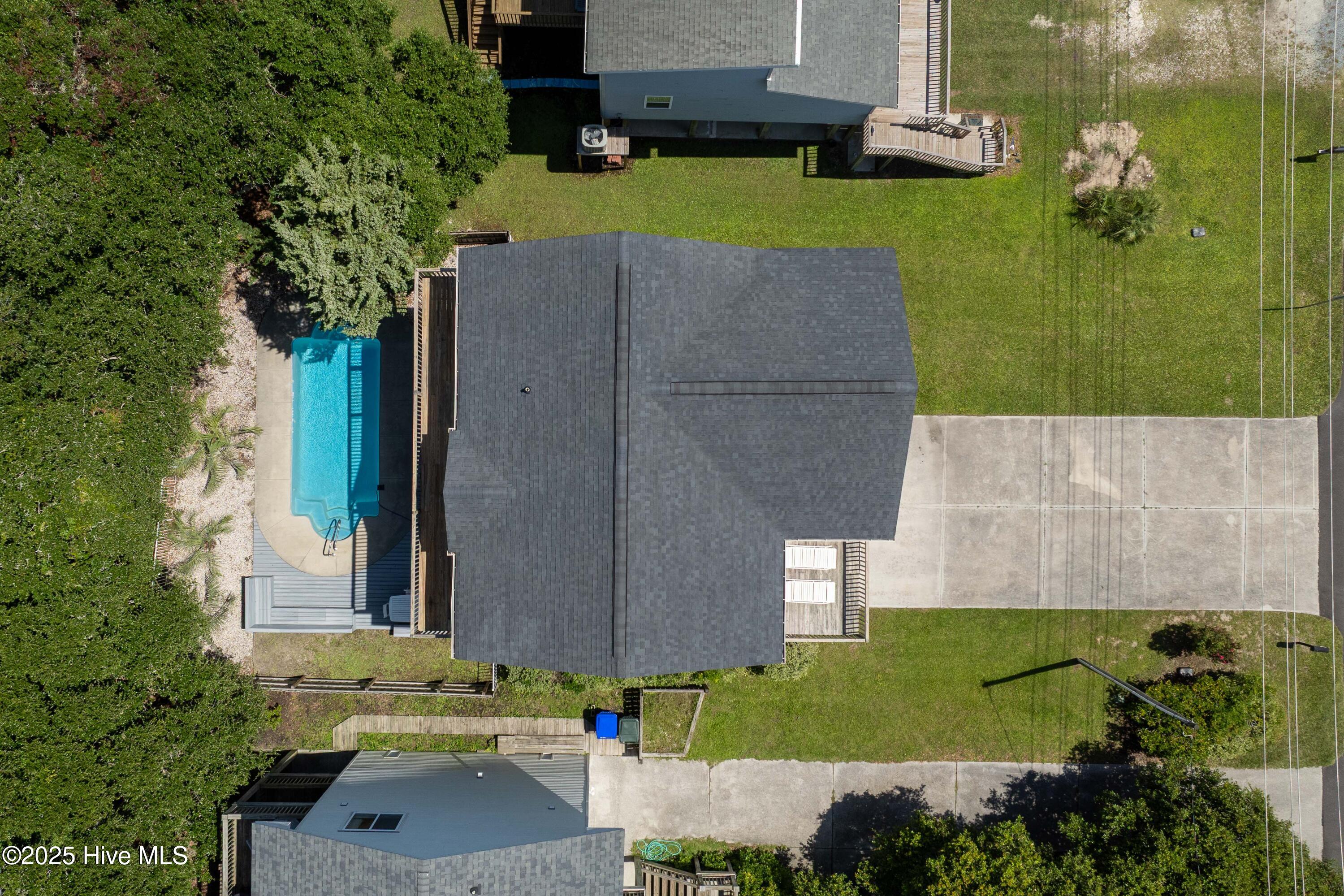 100524182 | Photo 37