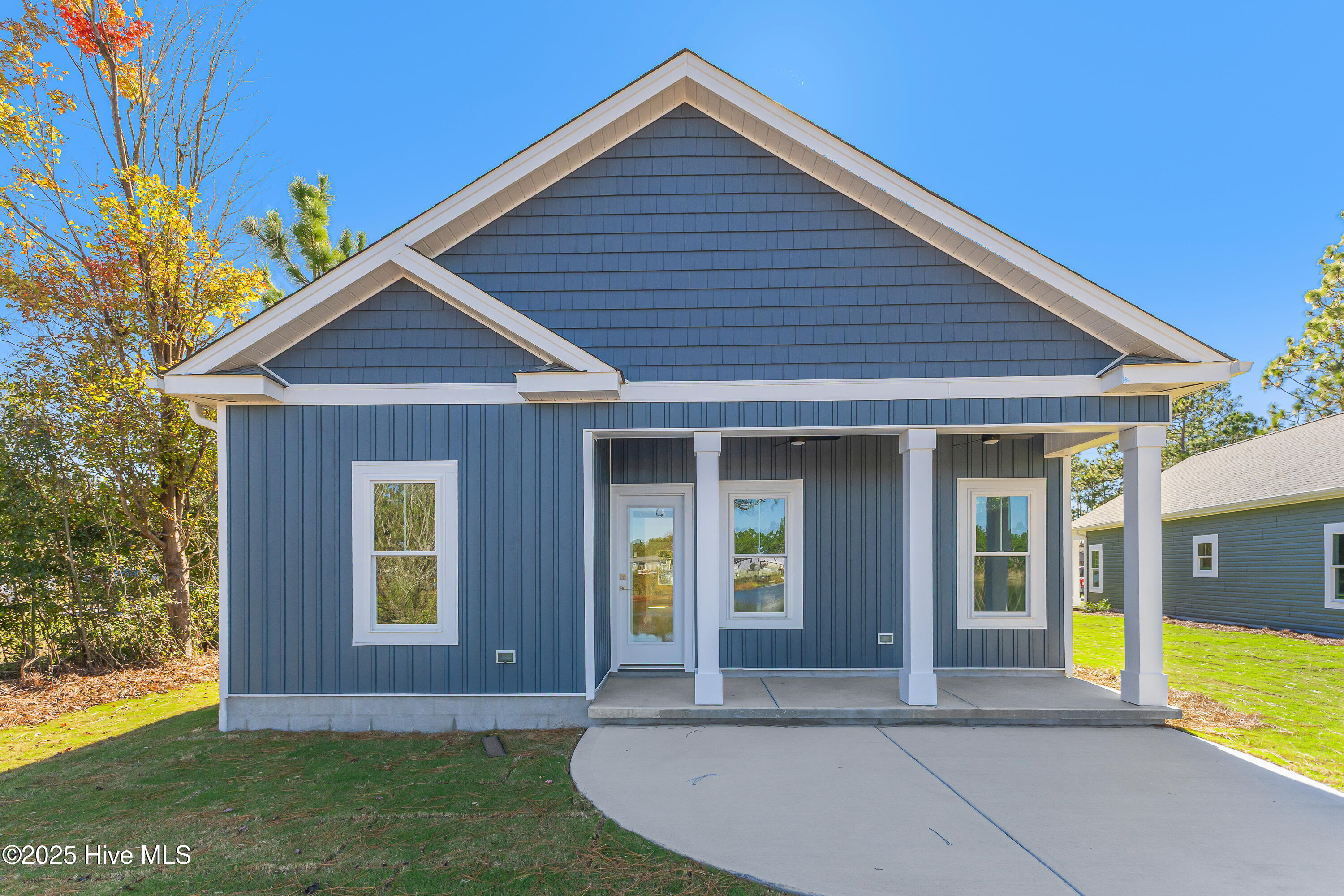 100533071 | Photo 48