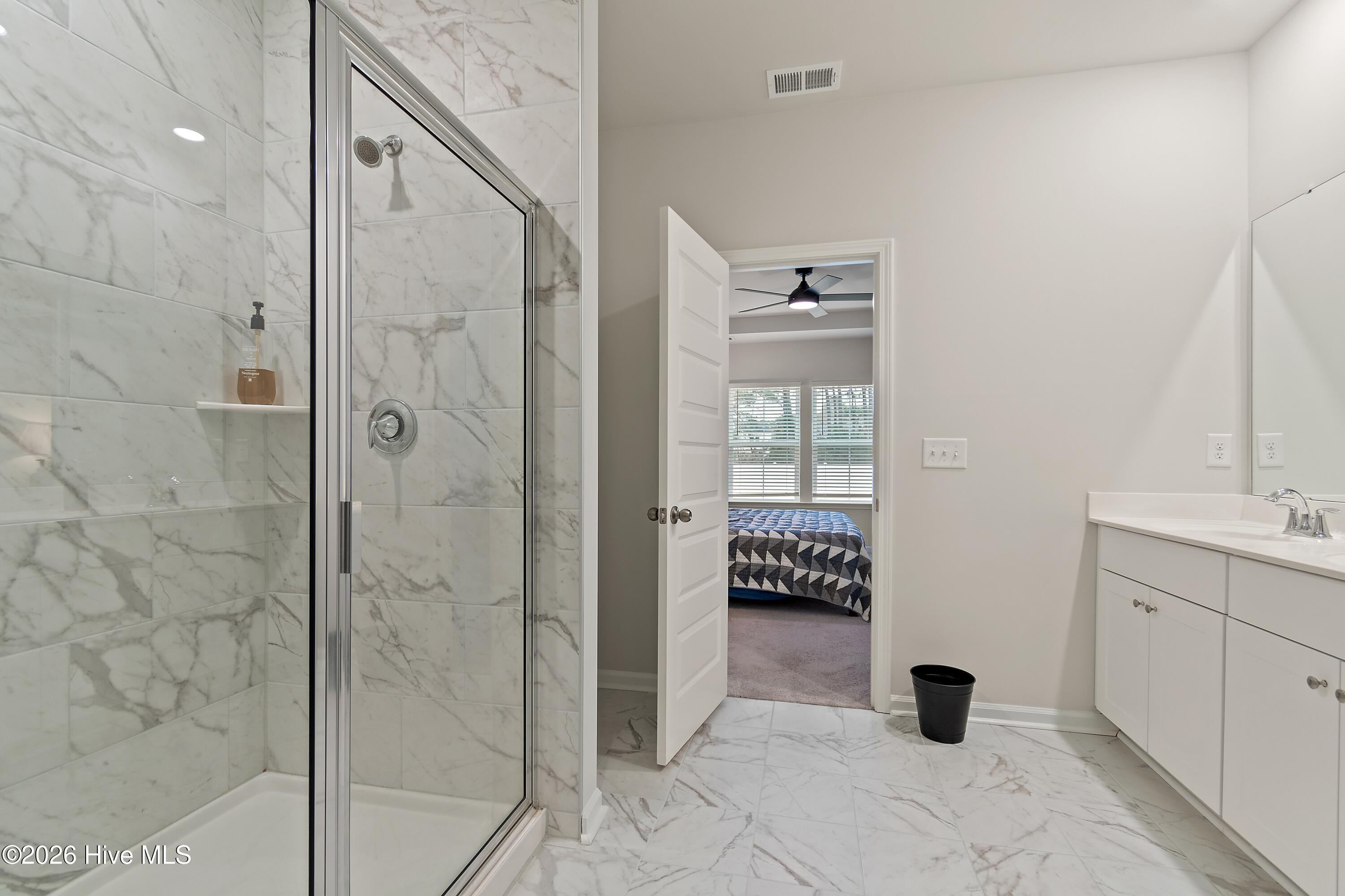 100555665 | Photo 20