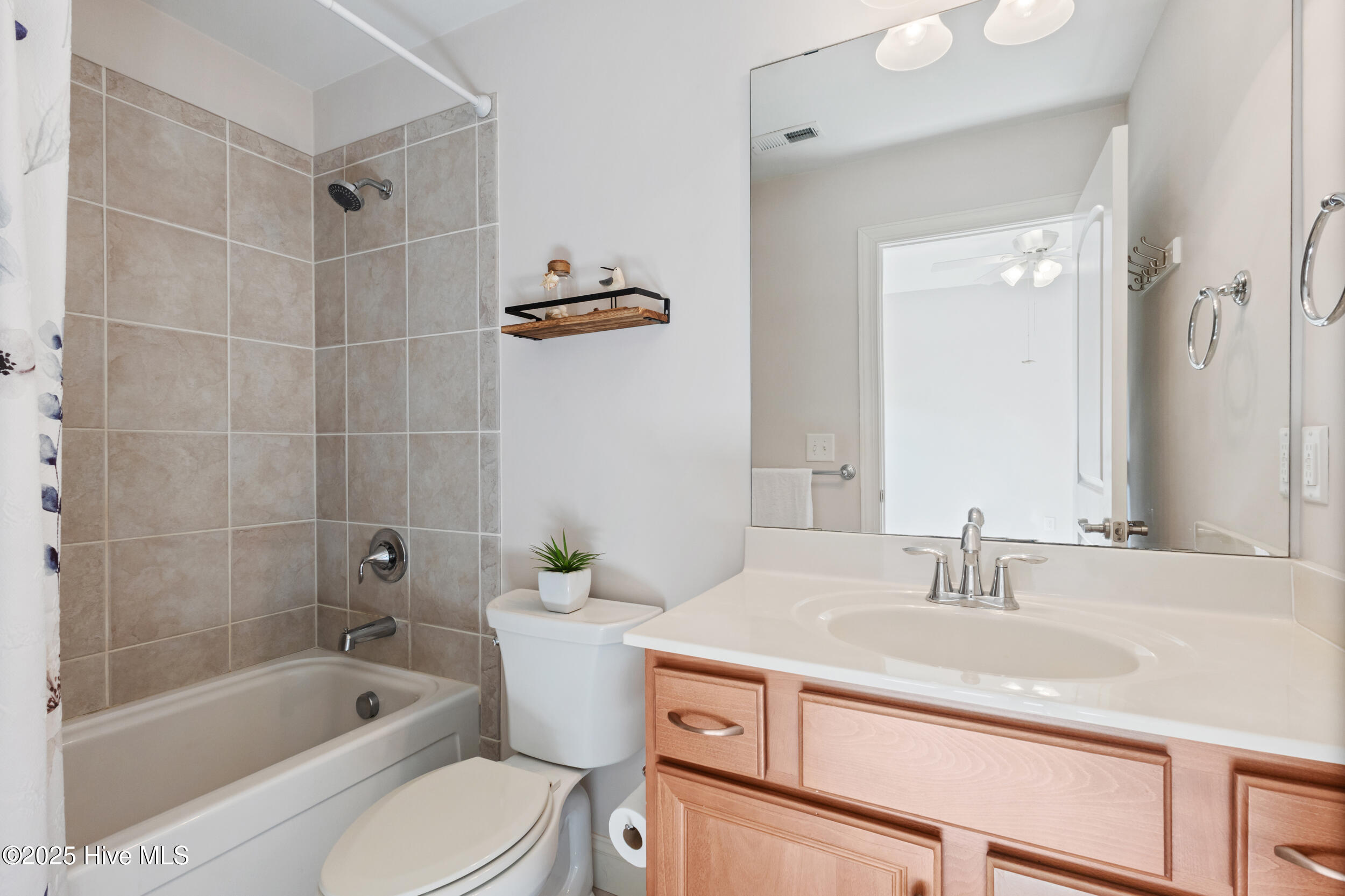 100506544 | Photo 34