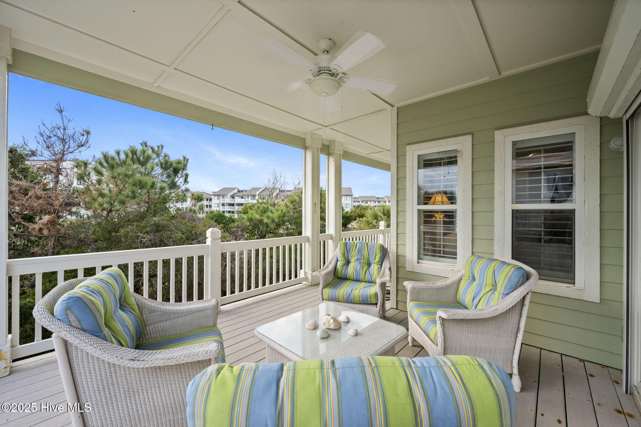 100544331 | Photo 40