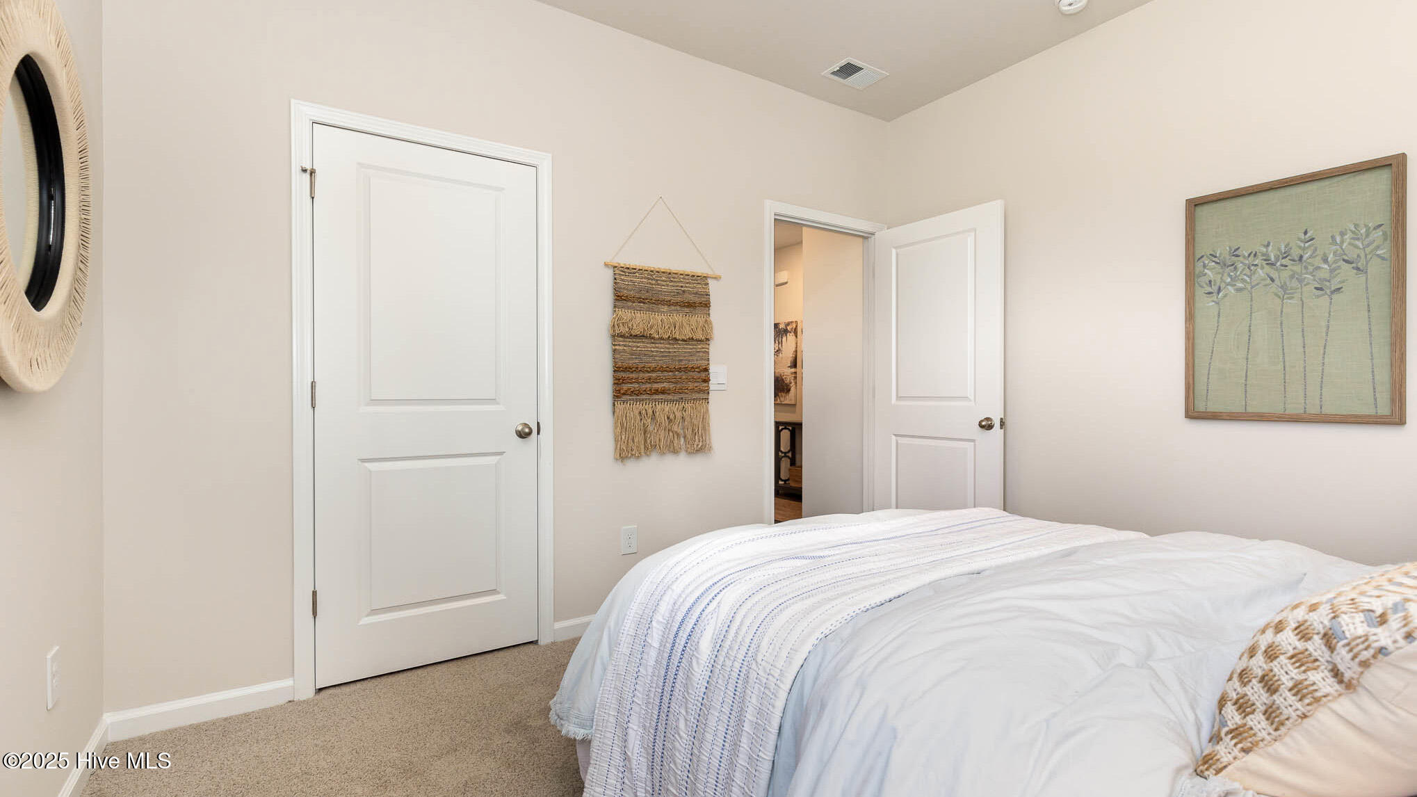 100510304 | Photo 23