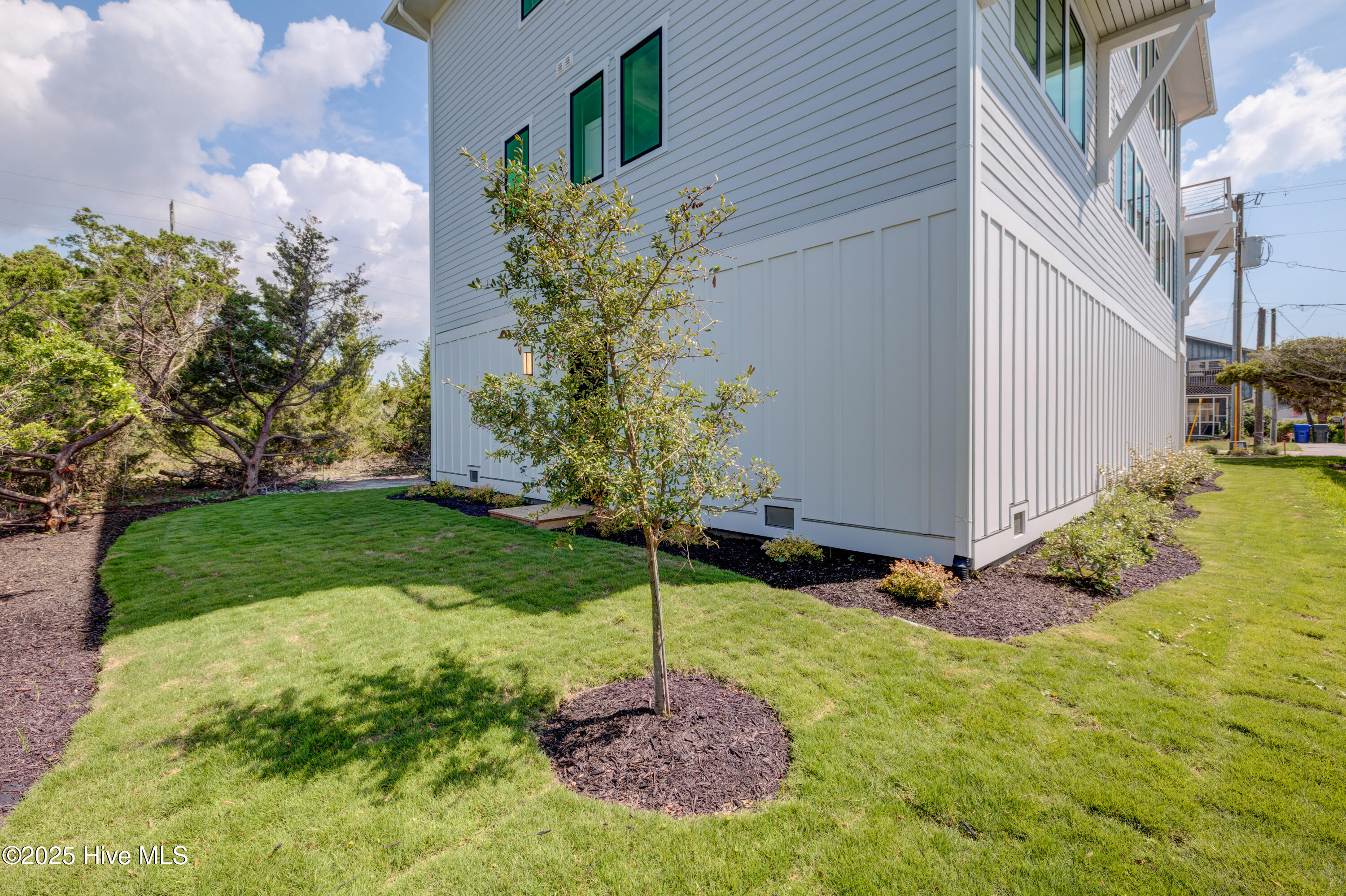 100519024 | Photo 63