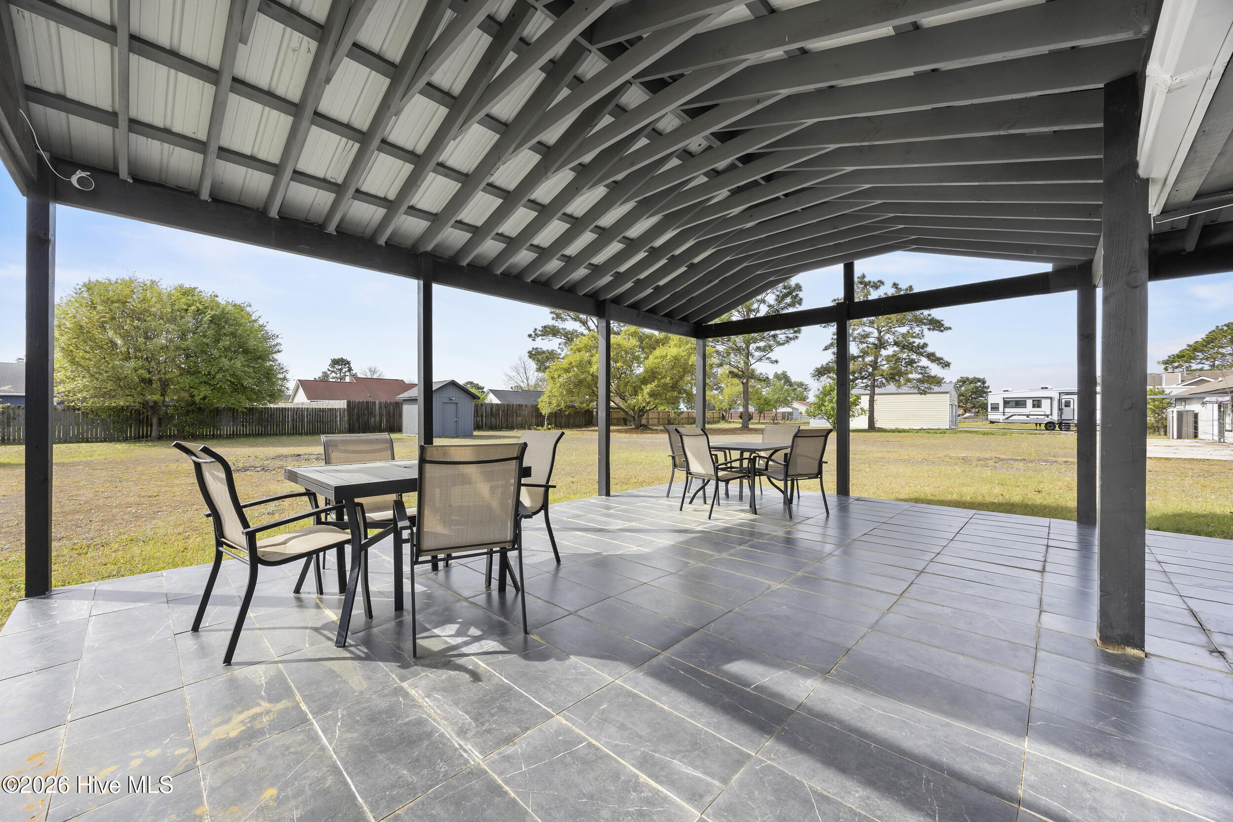 100566189 | Photo 38