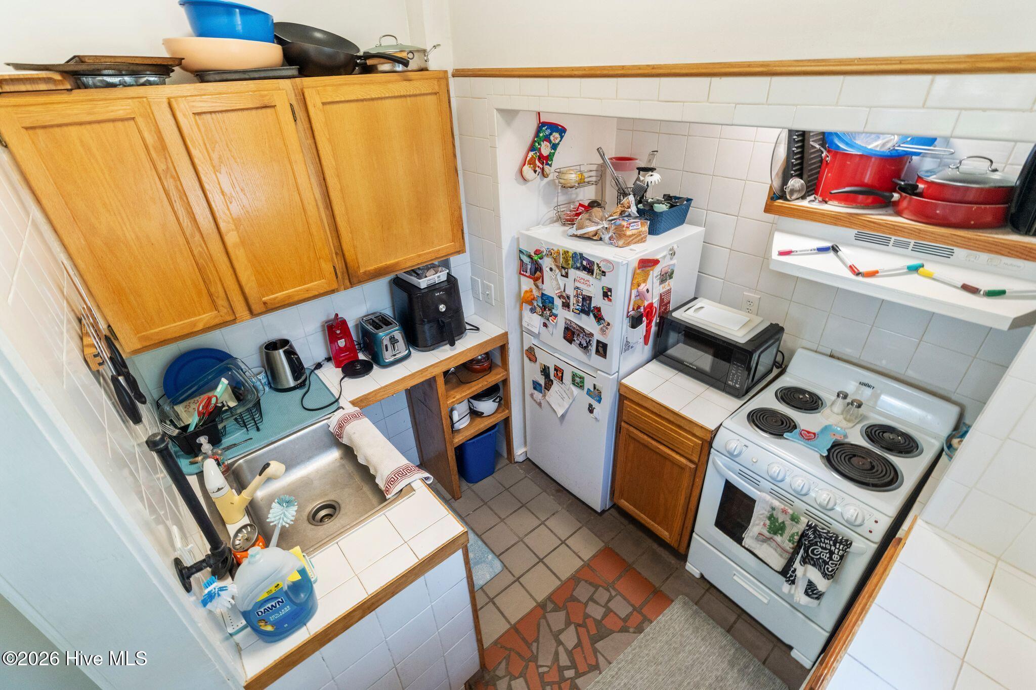 100570327 | Photo 20