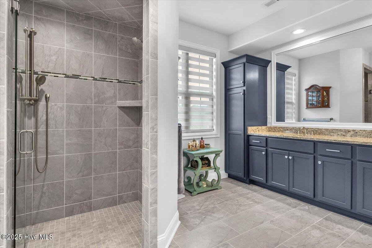 100527091 | Photo 32