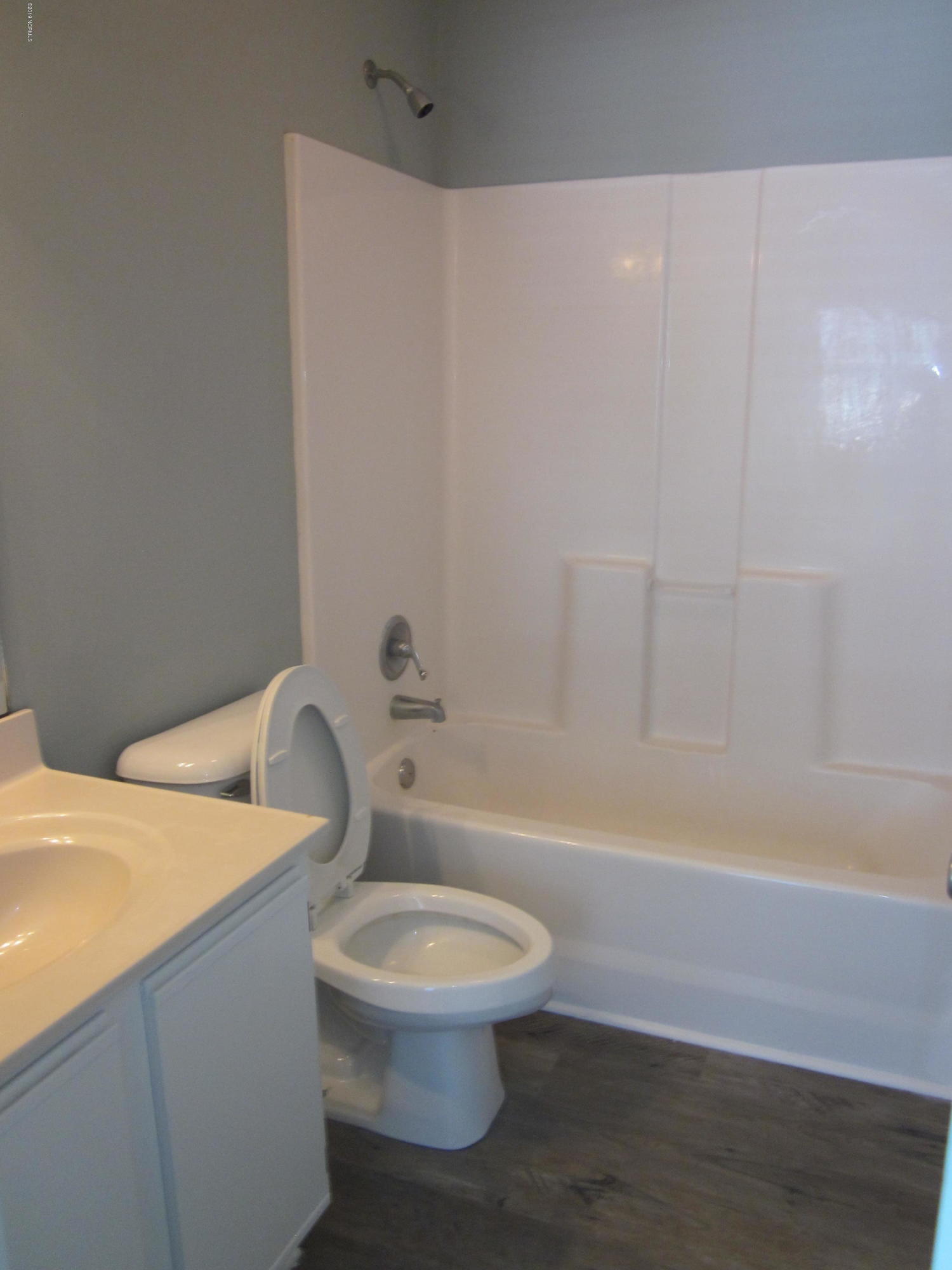 100568354 | Photo 11