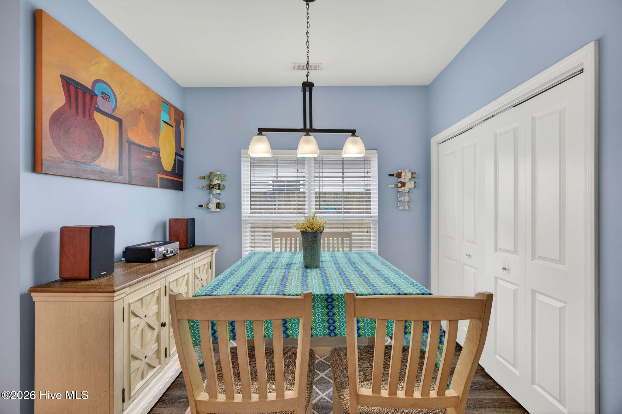 100557620 | Photo 11