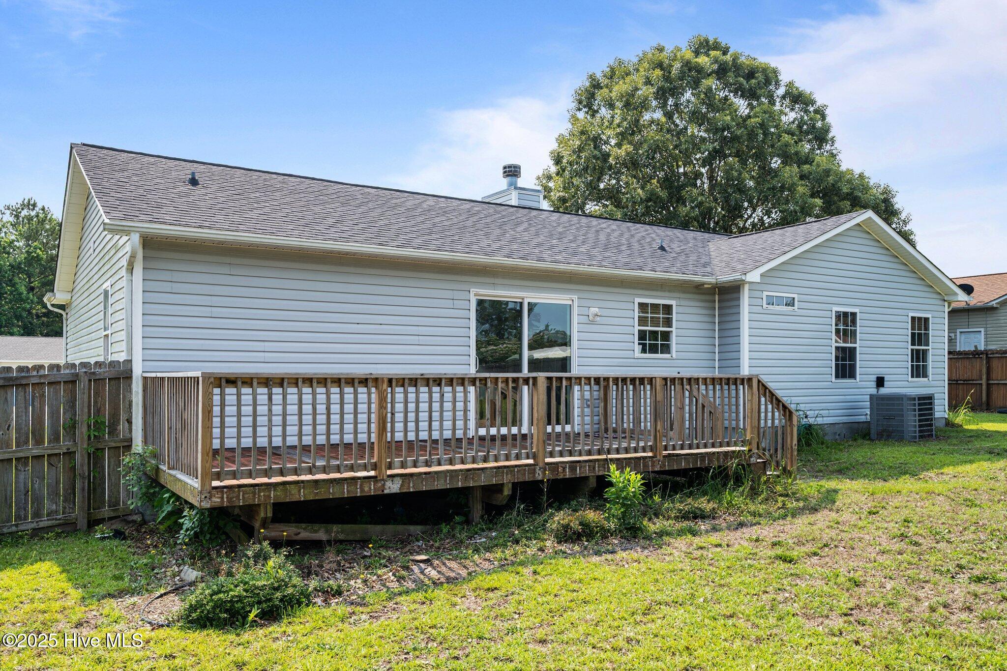 100533618 | Photo 22