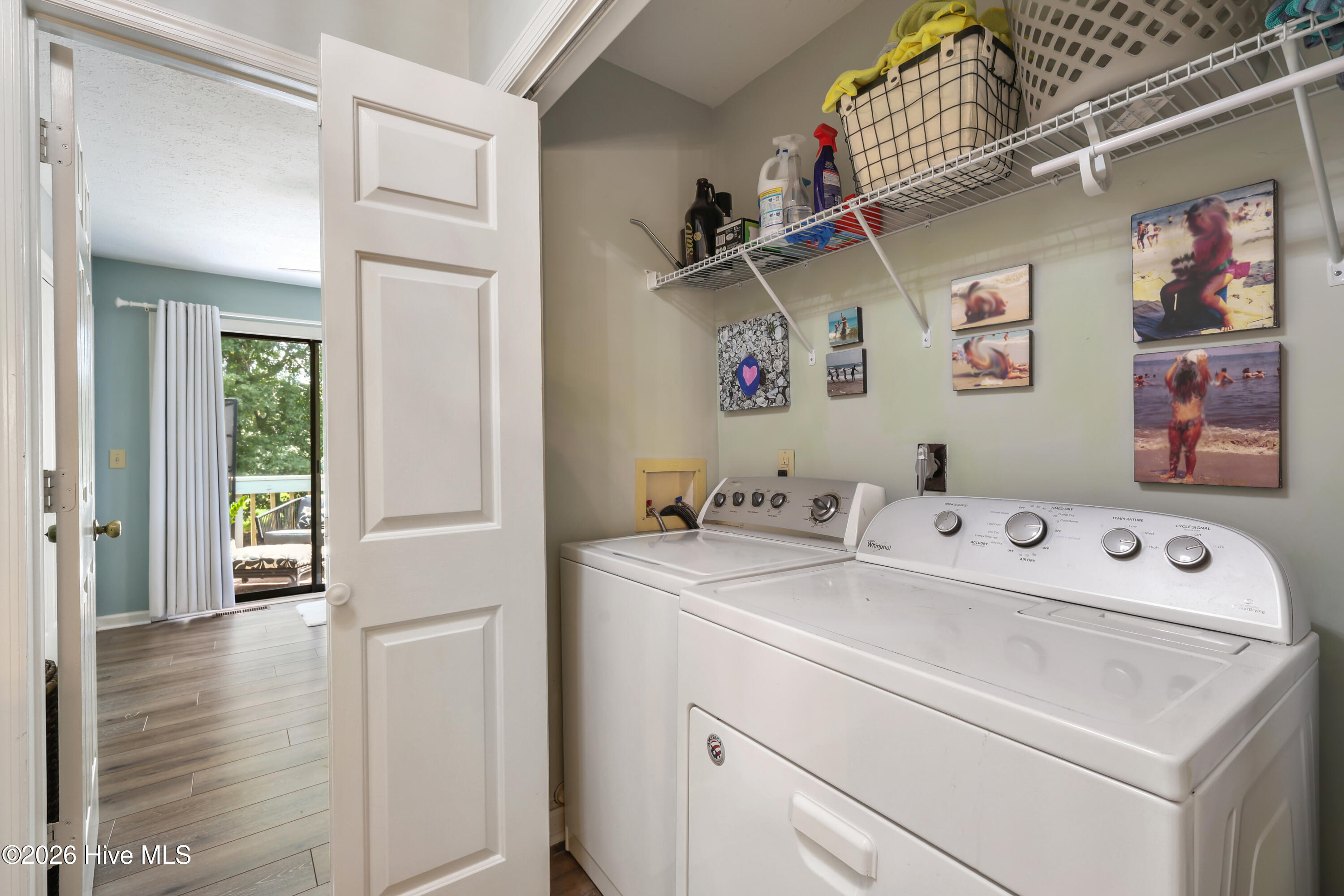 100563182 | Photo 22