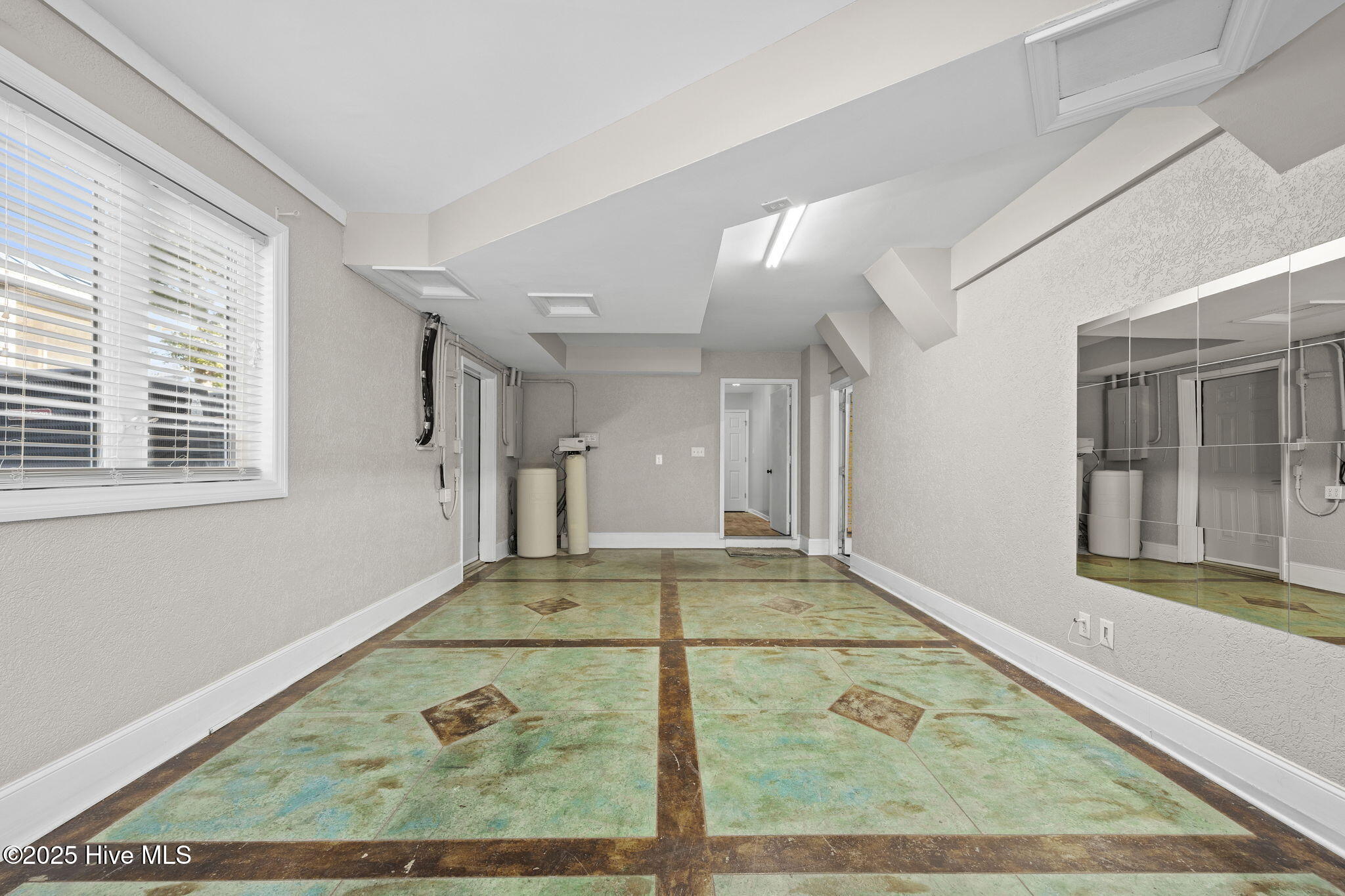 100542454 | Photo 53